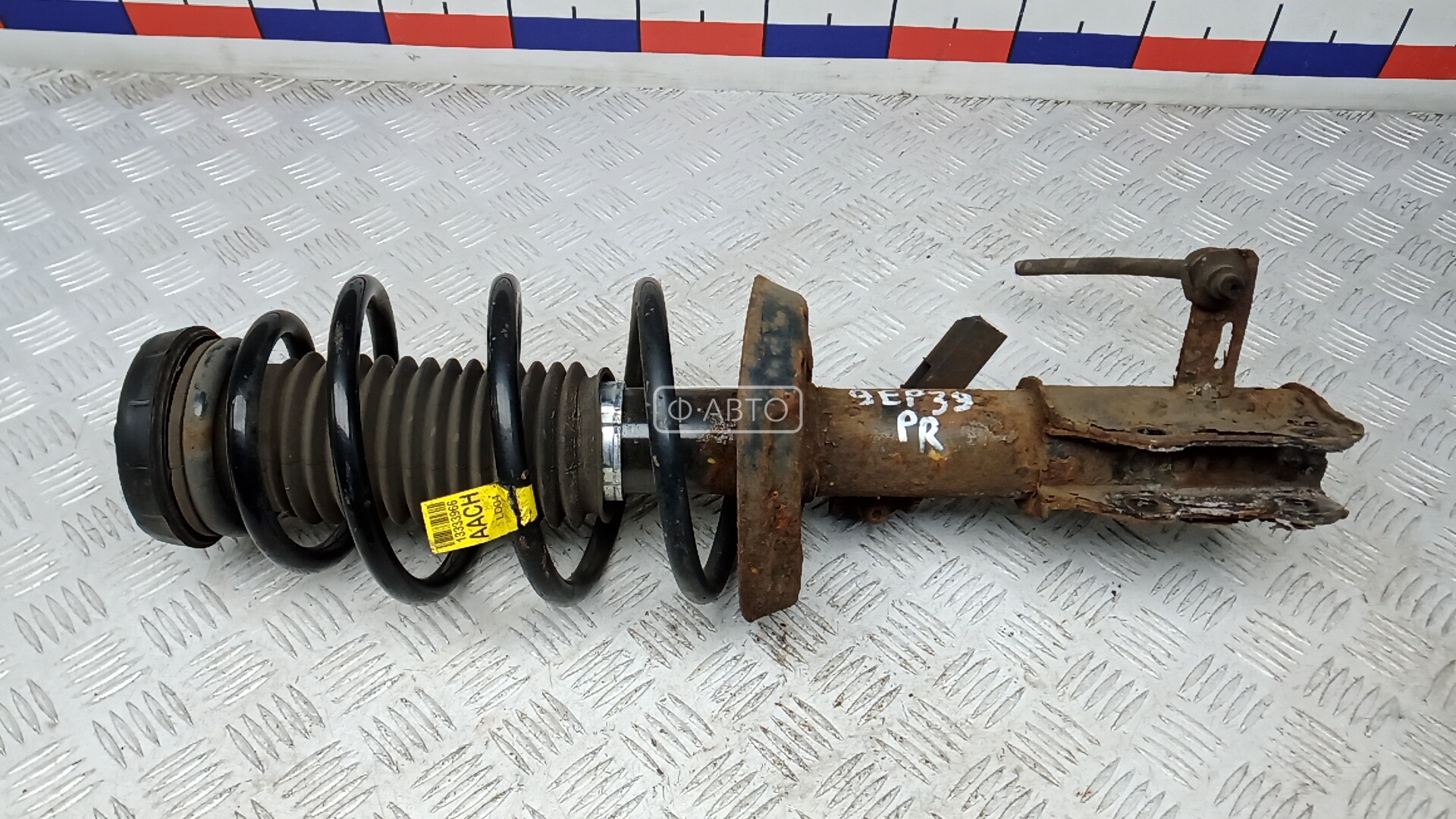 Стойка передняя правая