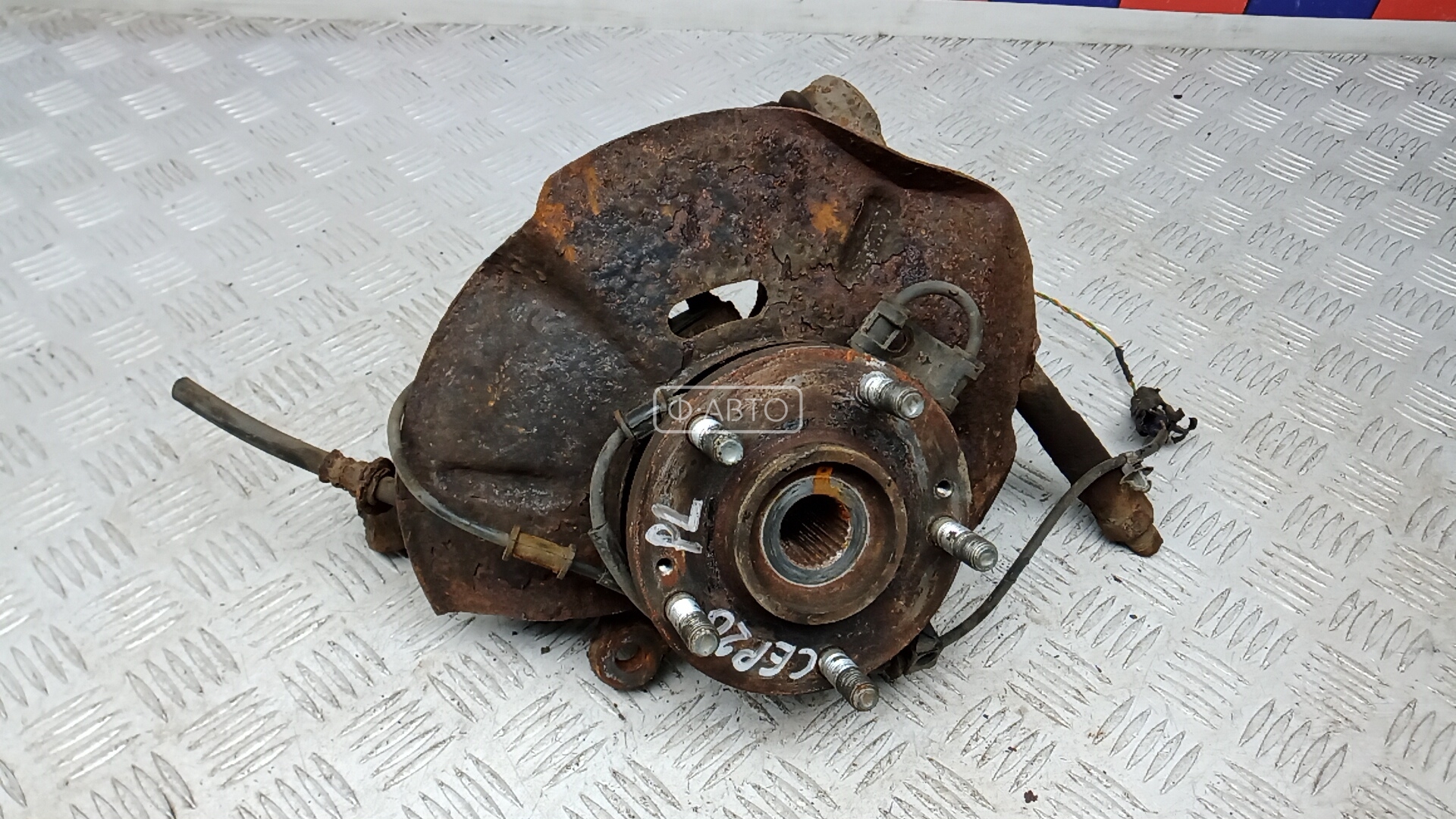 Ступица передняя левая