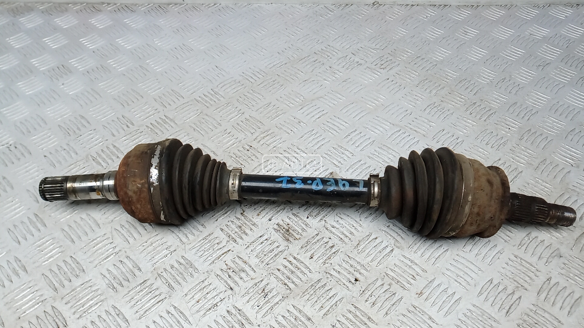 Привод передний левый