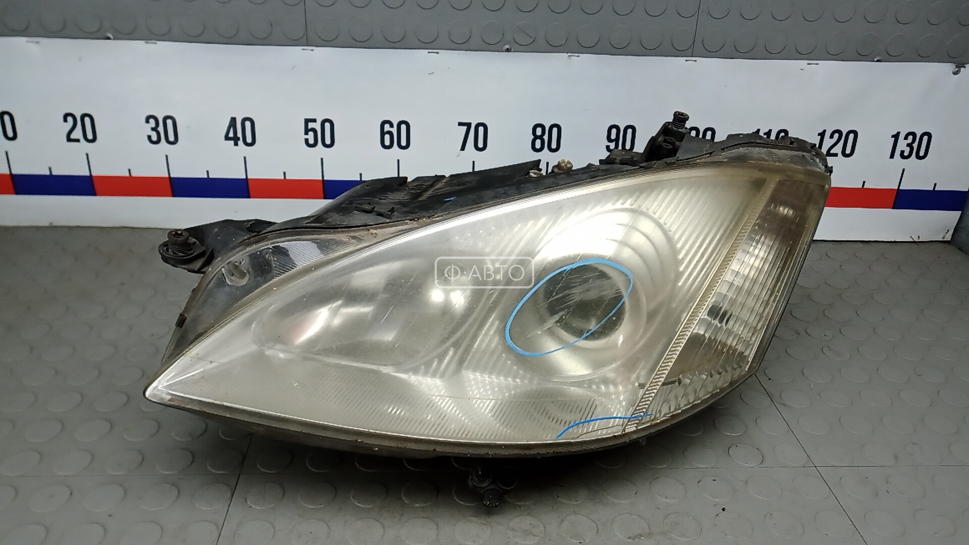 Фара левая