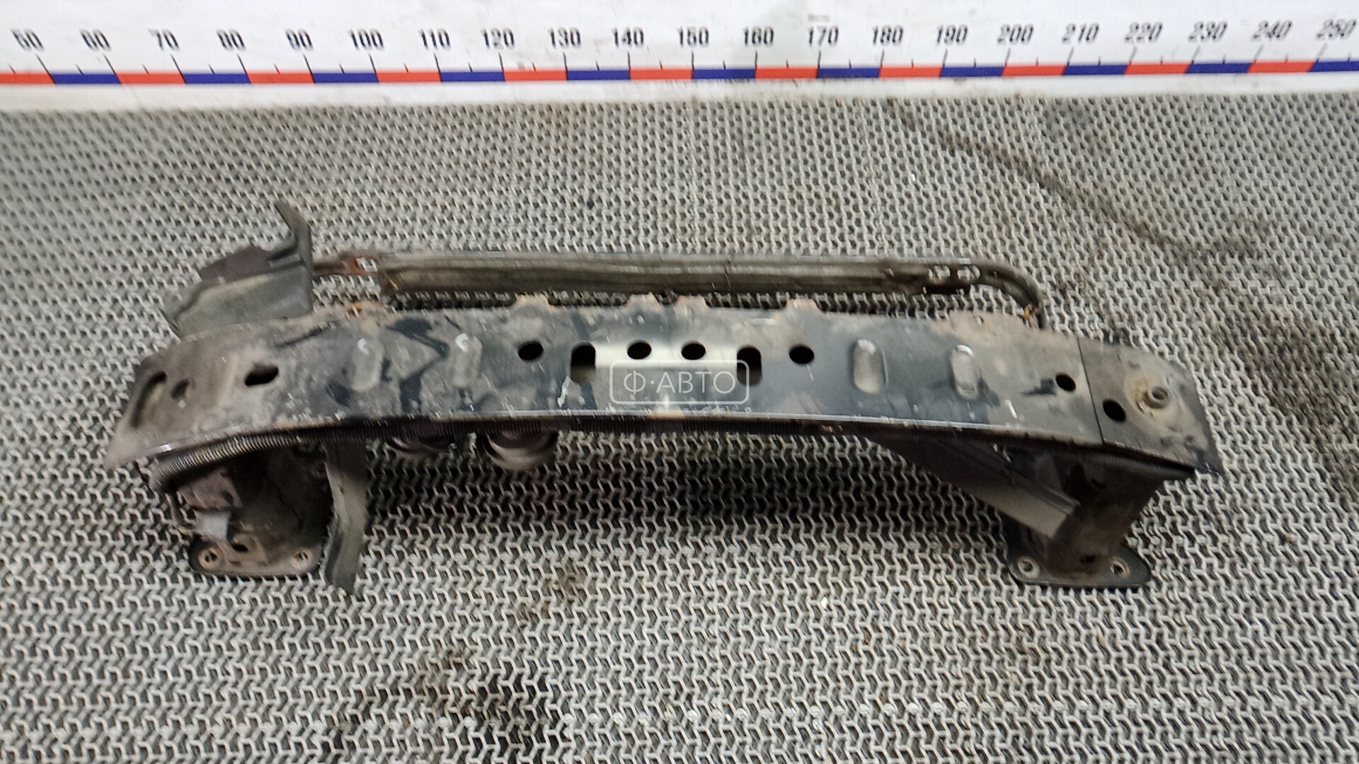 Усилитель бампера передний (кронштейн)