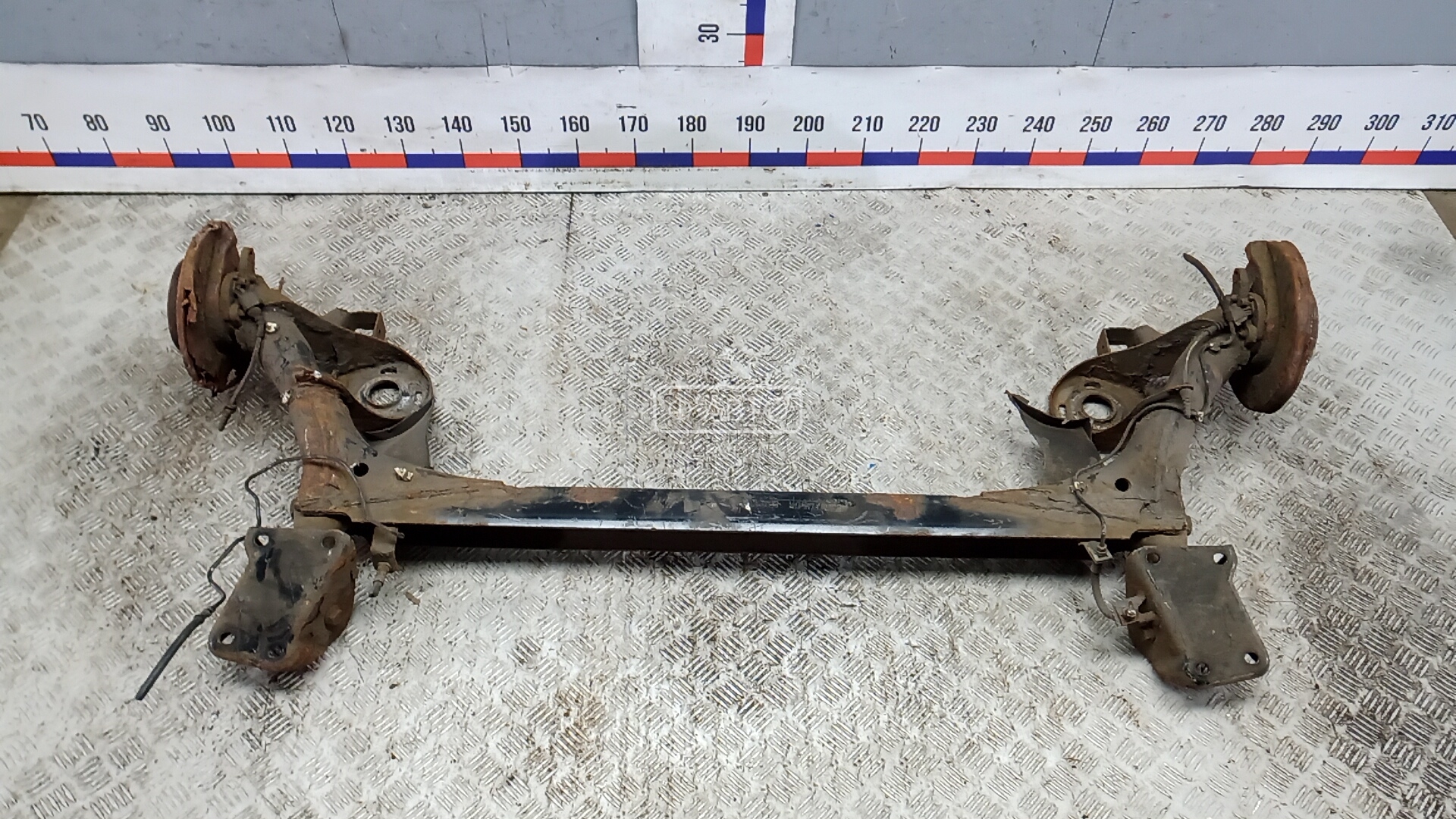 Балка задняя