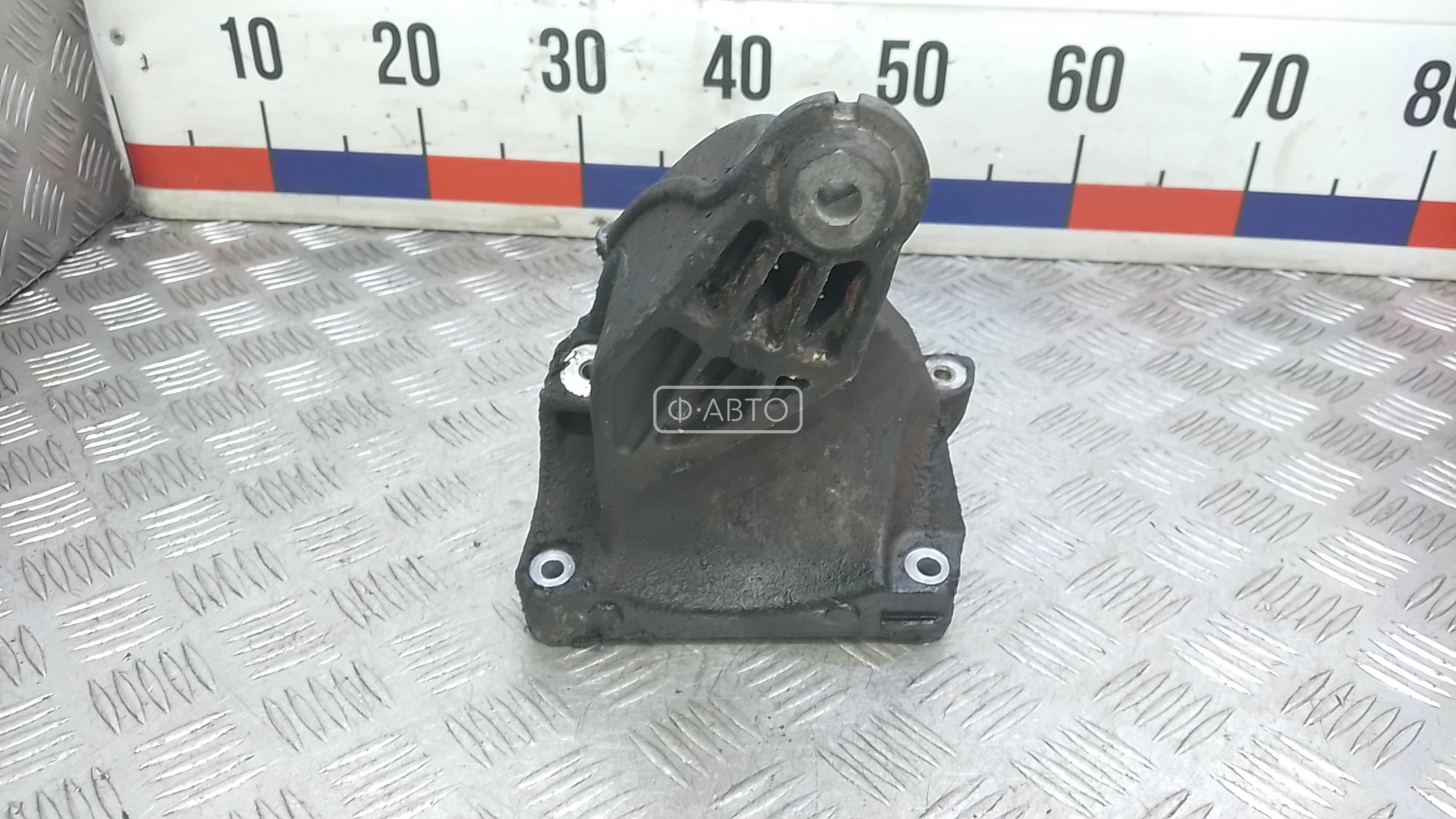 Кронштейн двигателя дизельный