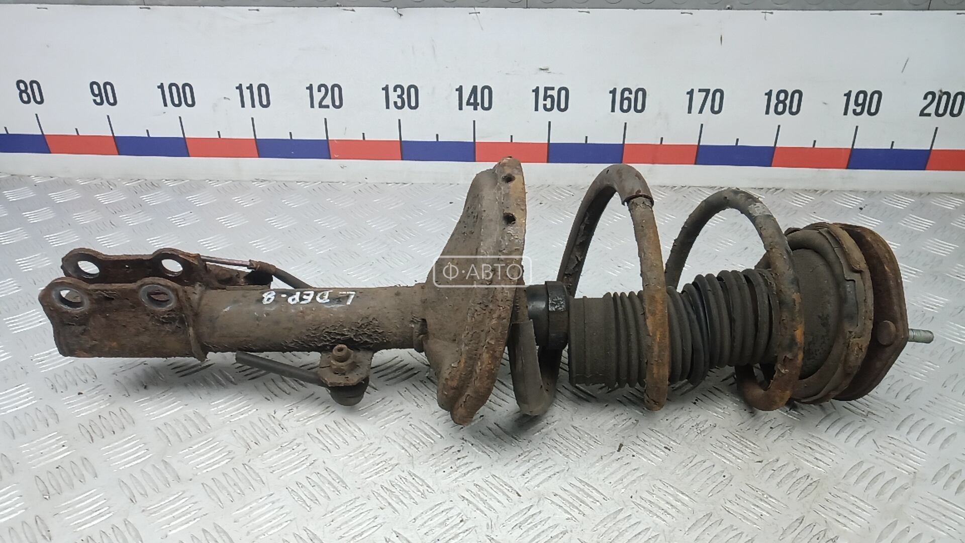 Стойка передняя левая