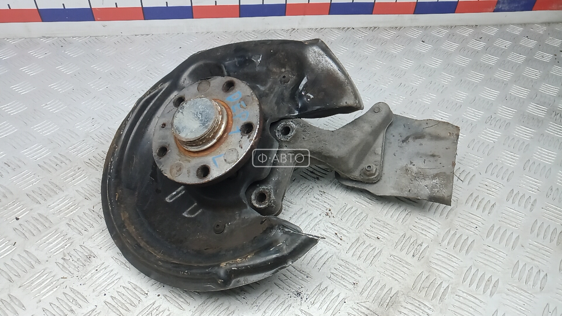 Ступица задняя левая