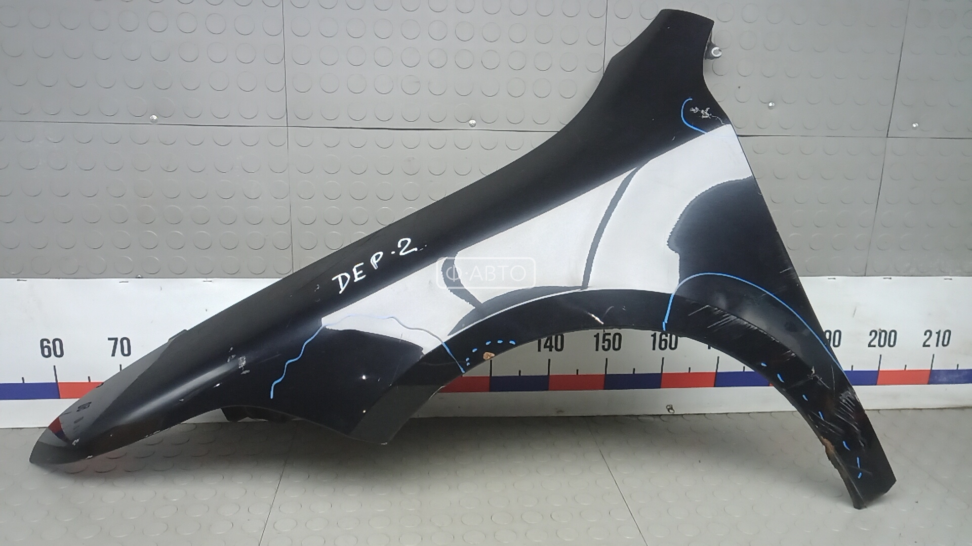 Крыло переднее левое