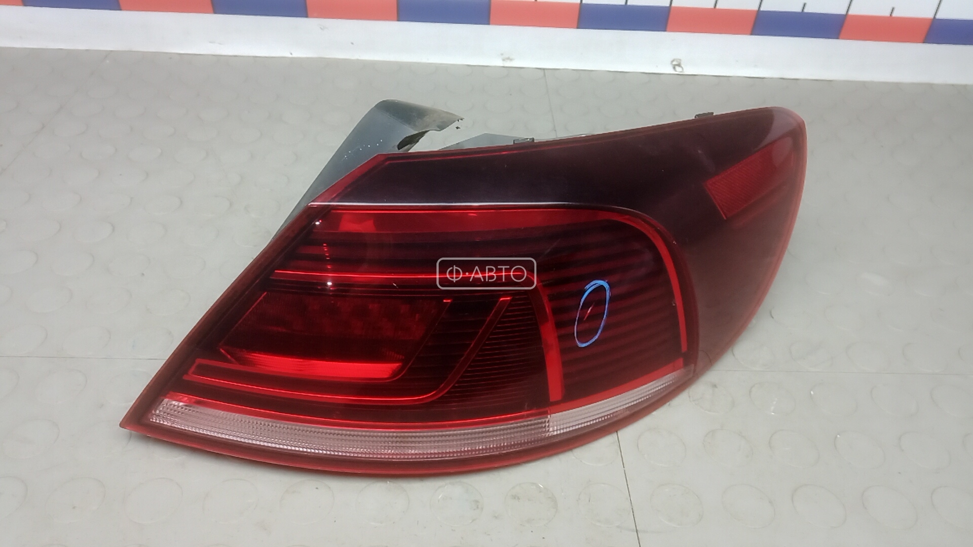 Фонарь задний правый