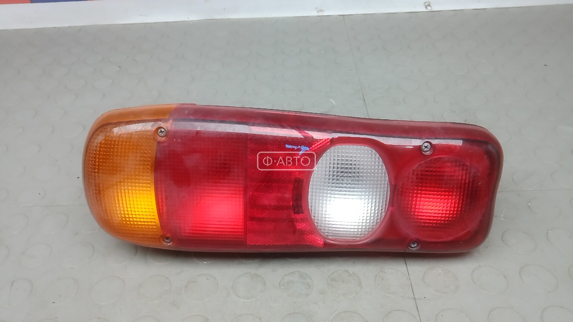 Фонарь задний левый