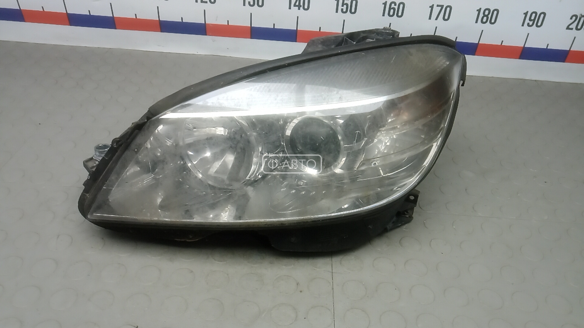 Фара левая