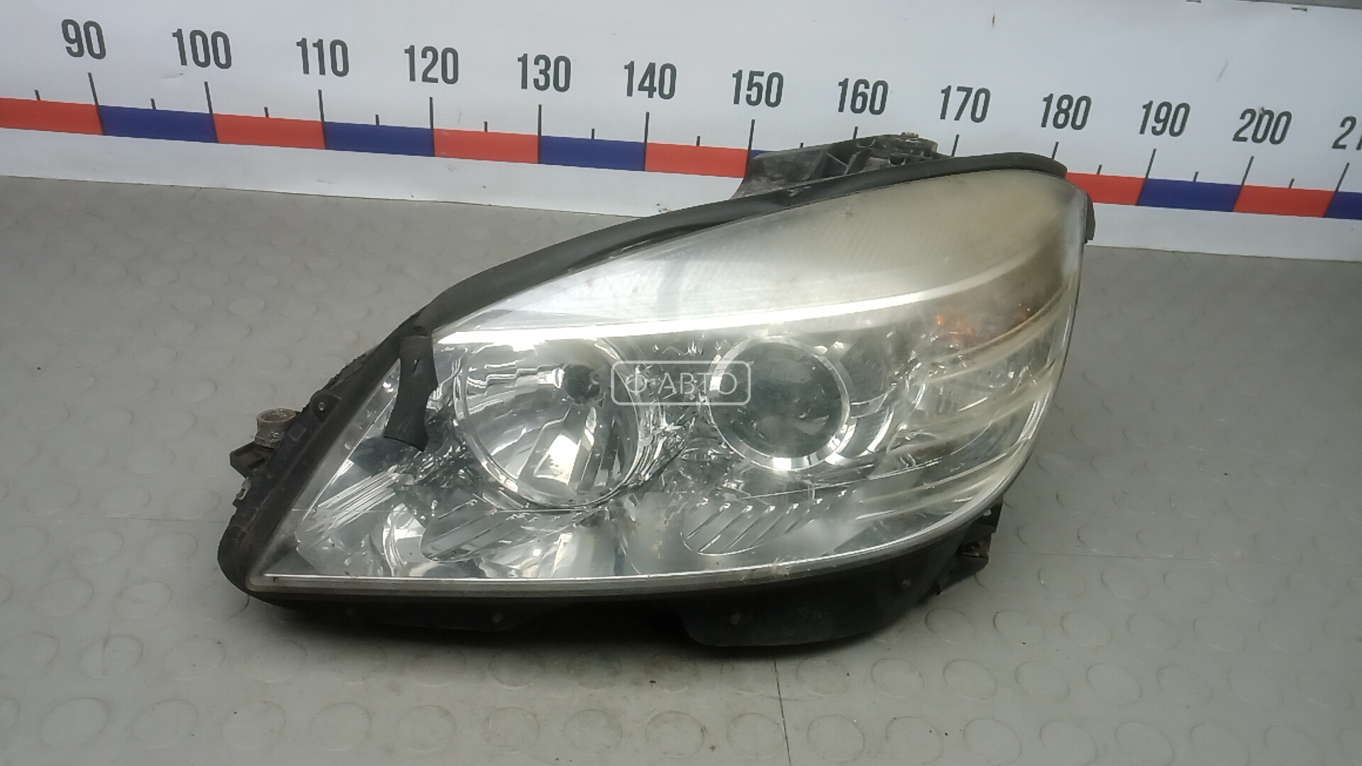 Фара левая