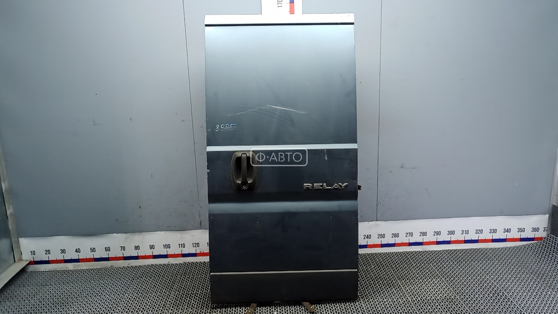 Дверь распашная правая