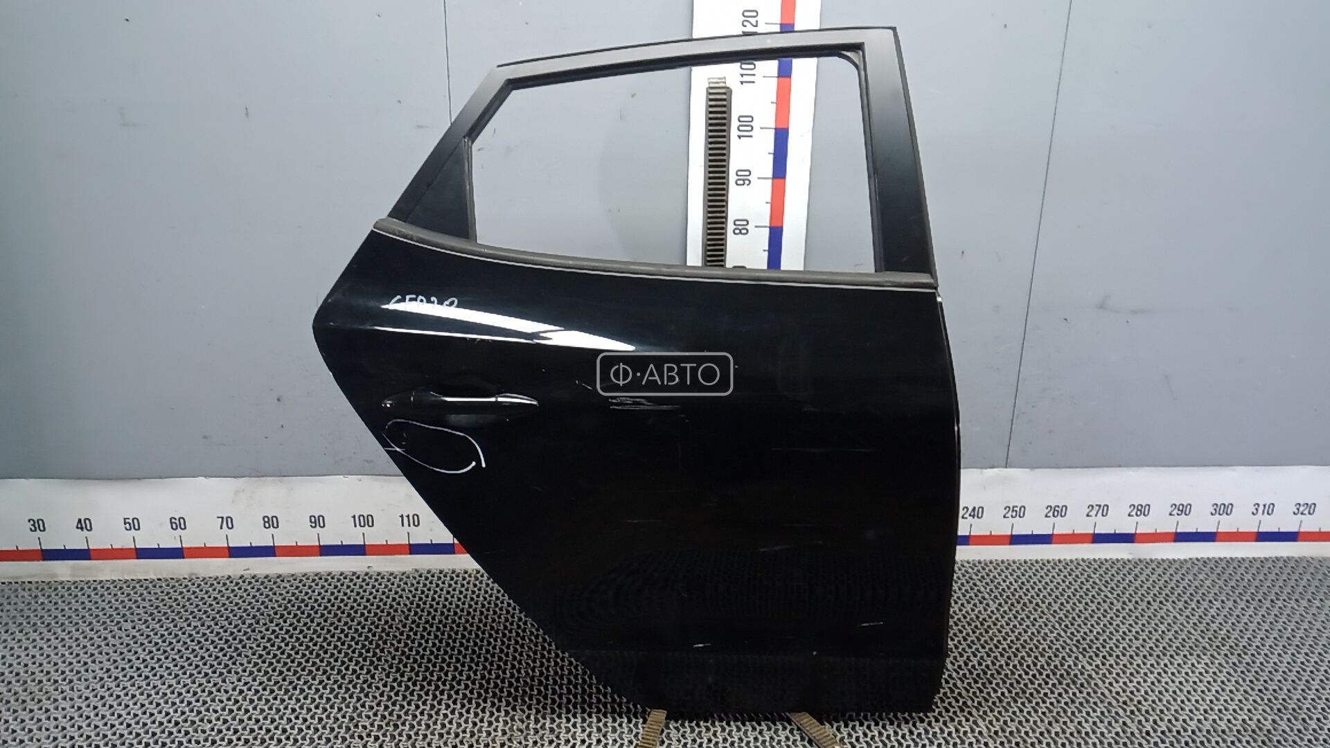 Дверь задняя правая