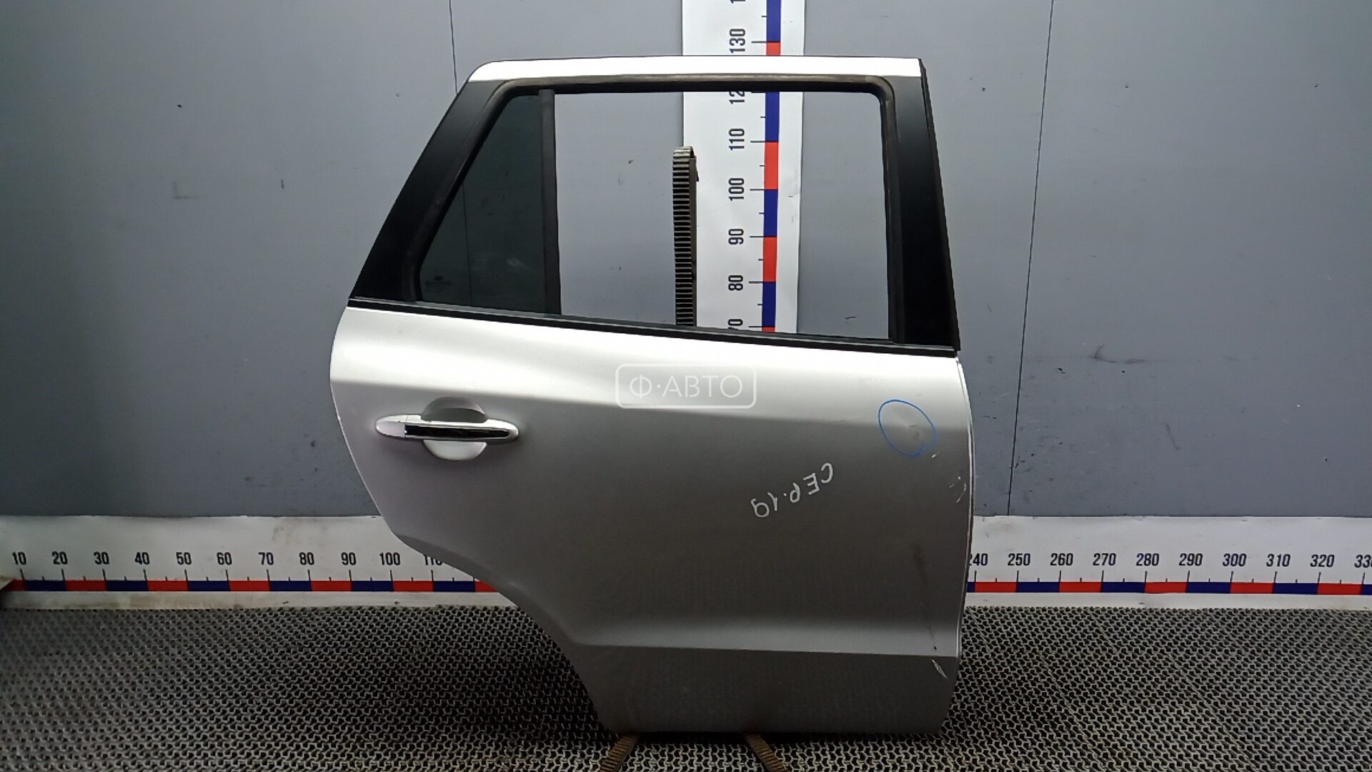 Дверь задняя правая
