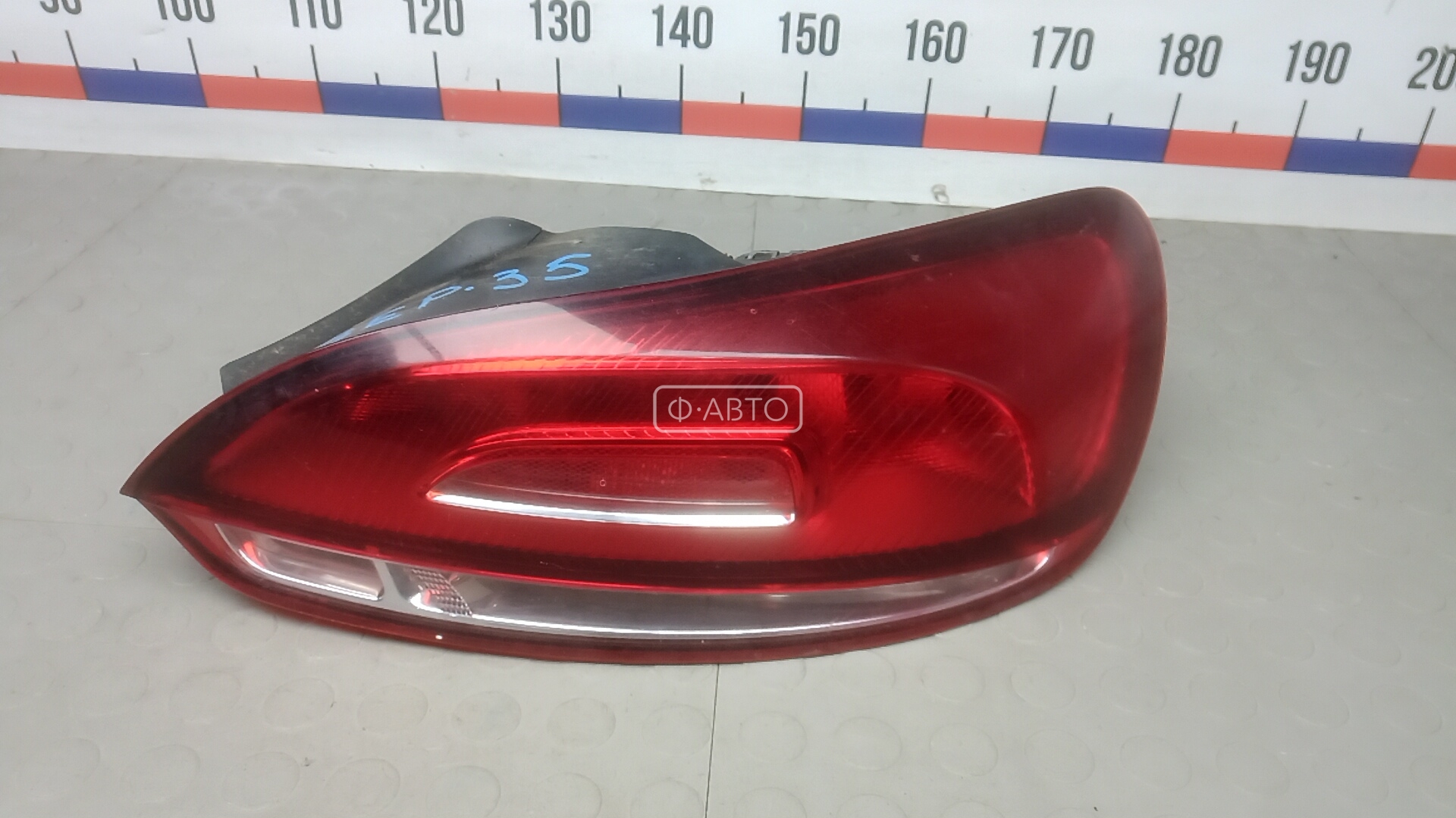 Фонарь задний правый