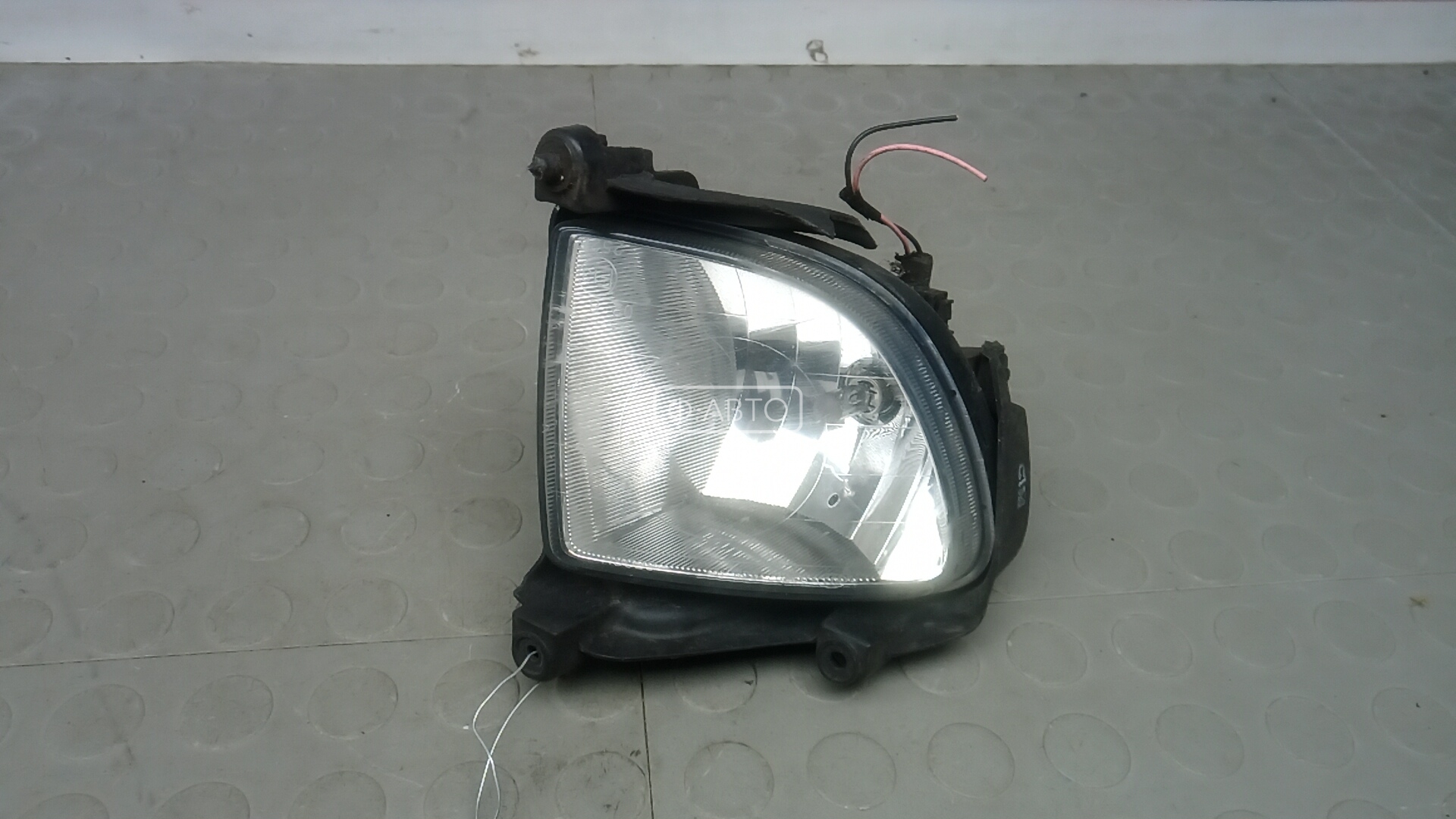 Фара галогенная правая передняя