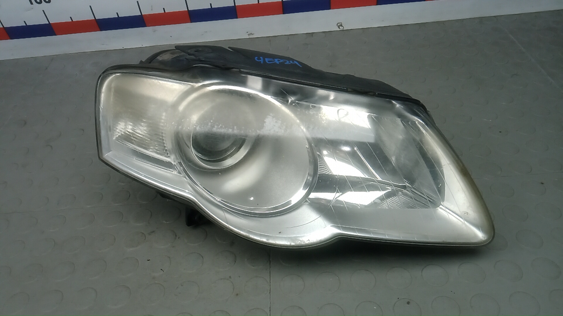 Фара правая VOLKSWAGEN PASSAT B6