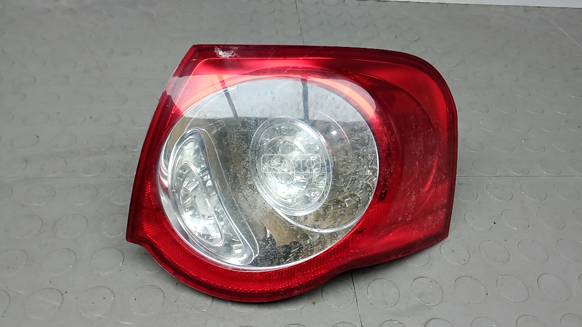 Фонарь задний правый