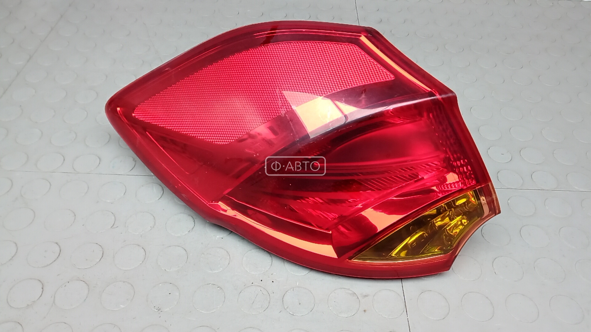 Фонарь задний левый