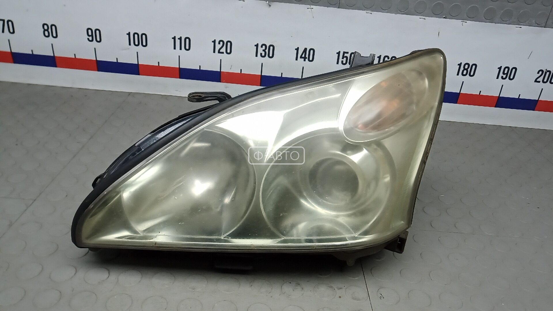Фара левая