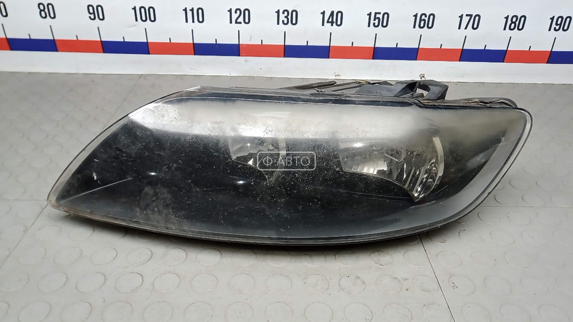 Фара левая