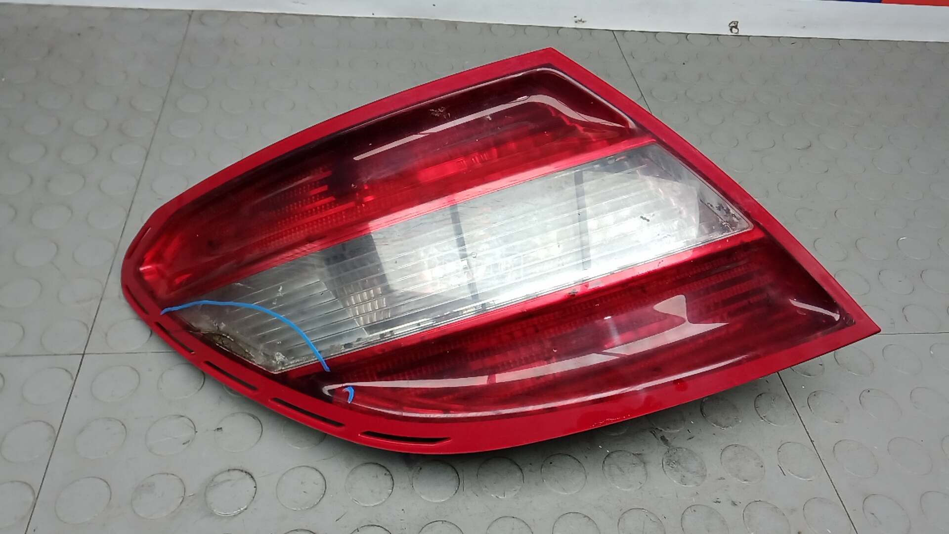 Фонарь задний левый