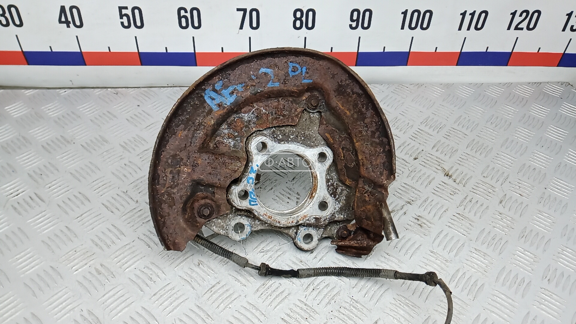 Ступица передняя левая