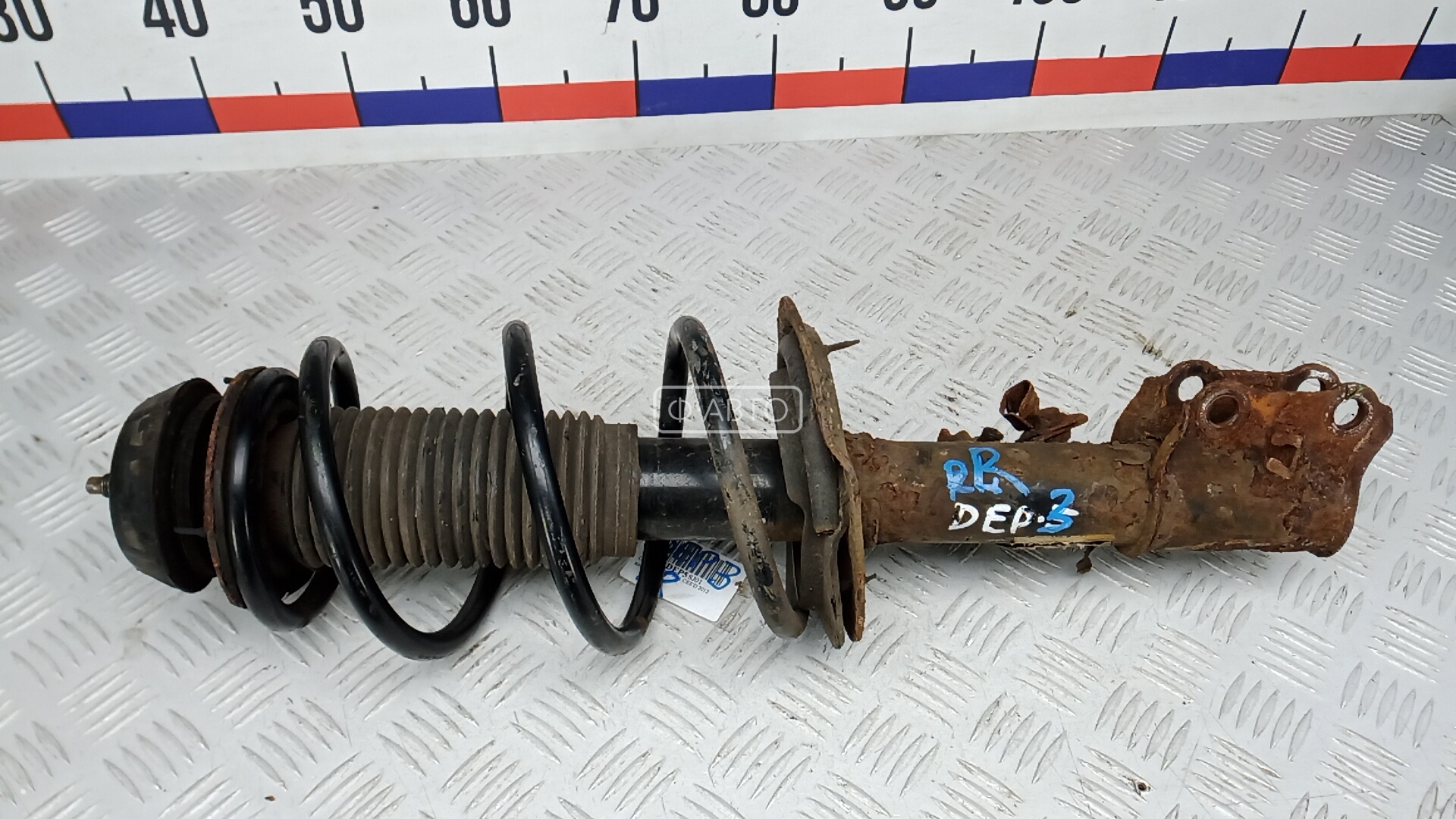 Стойка передняя правая