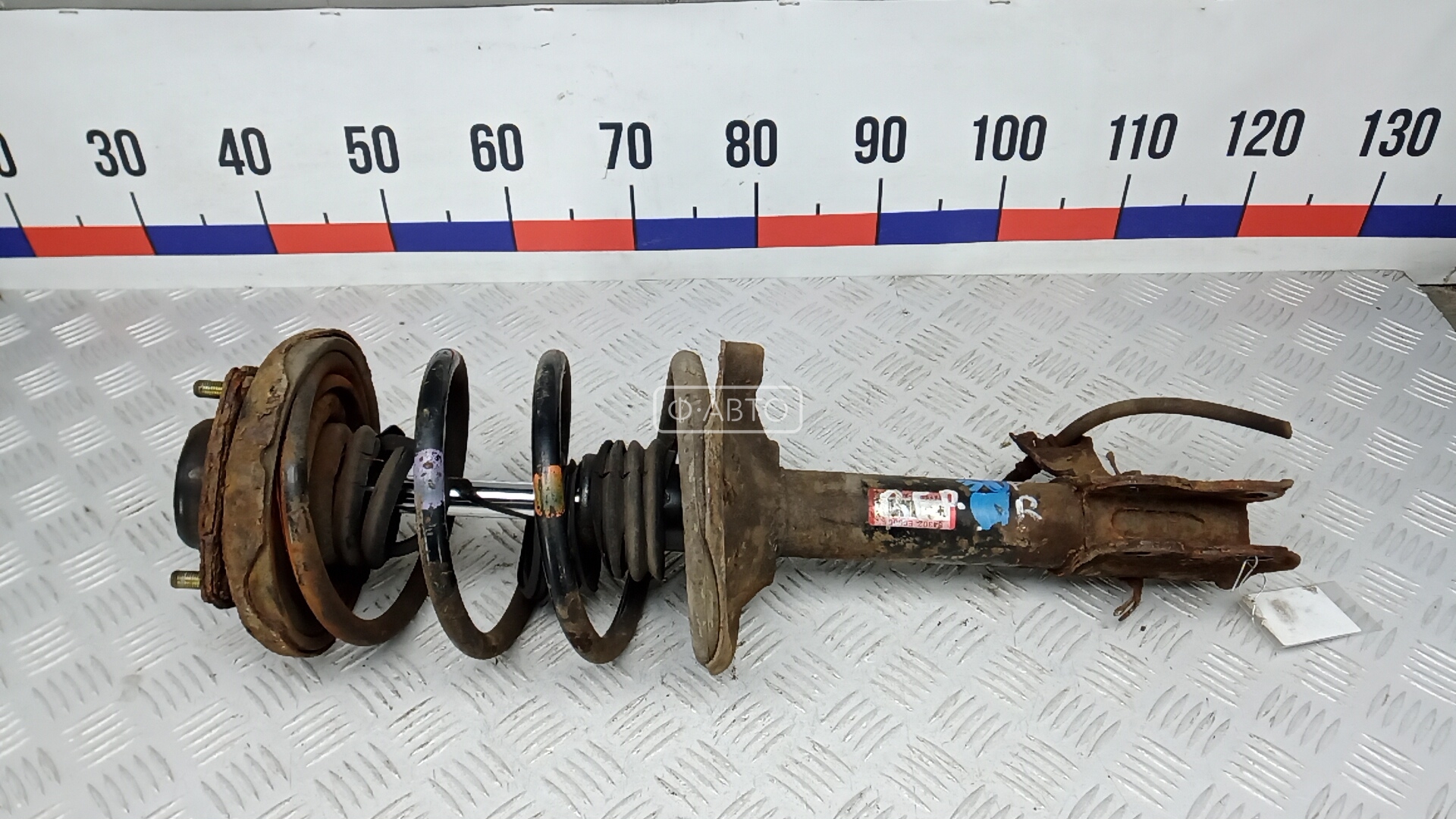 Стойка передняя правая