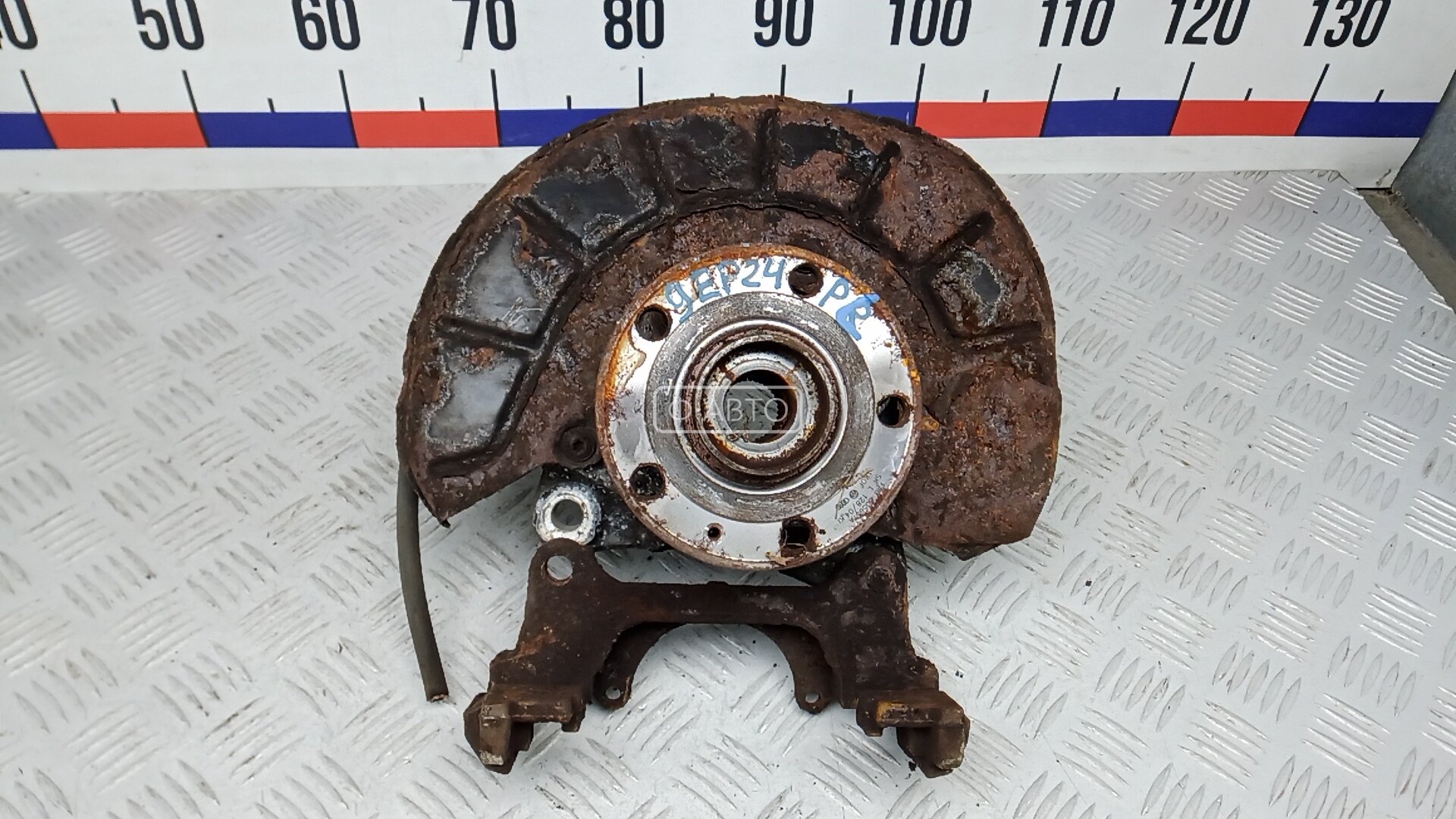 Ступица передняя левая