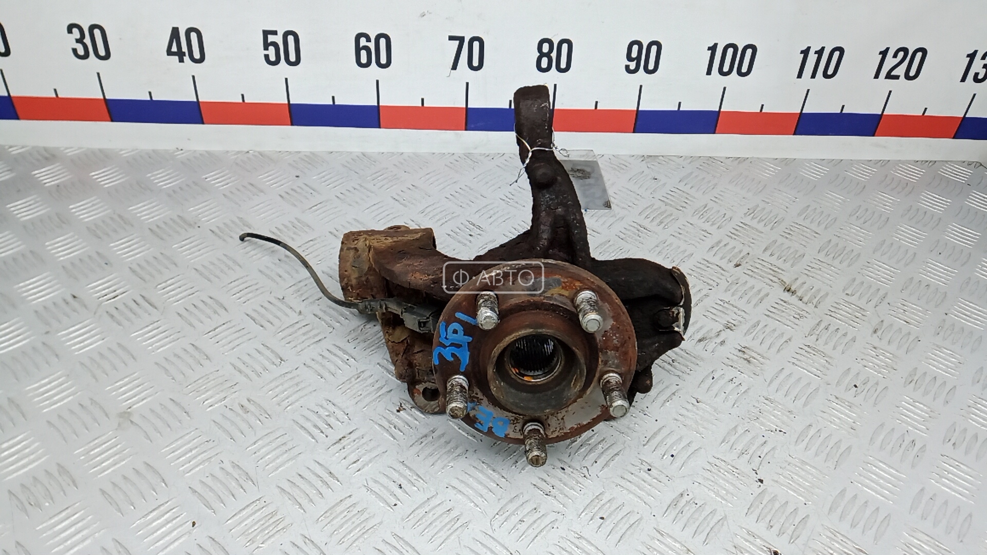 Ступица передняя левая