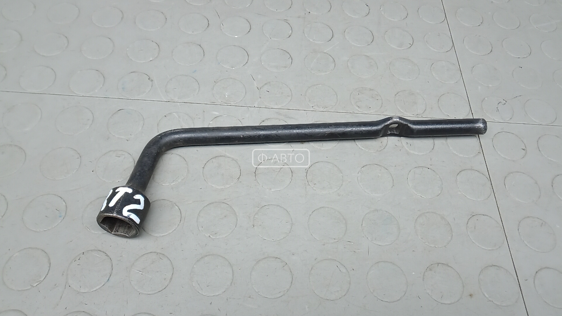 Ключ колесный