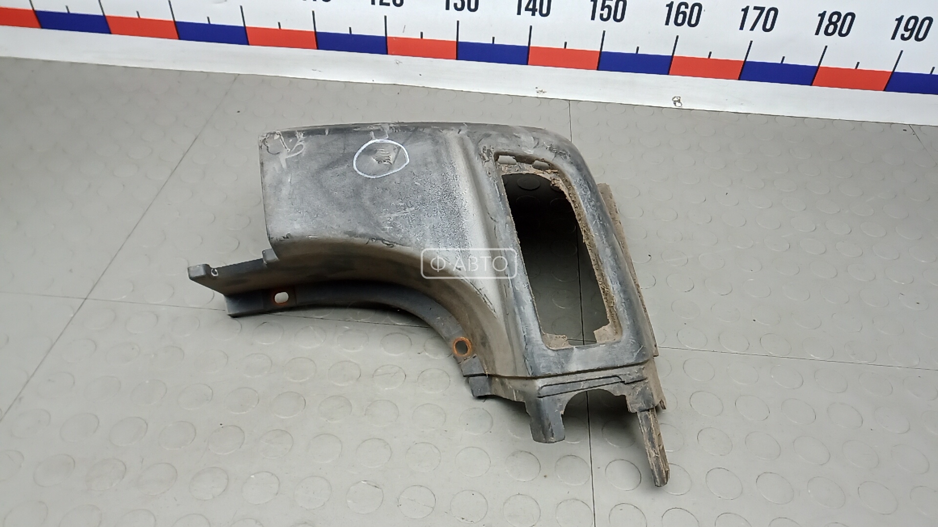 Клык бампера задний правый