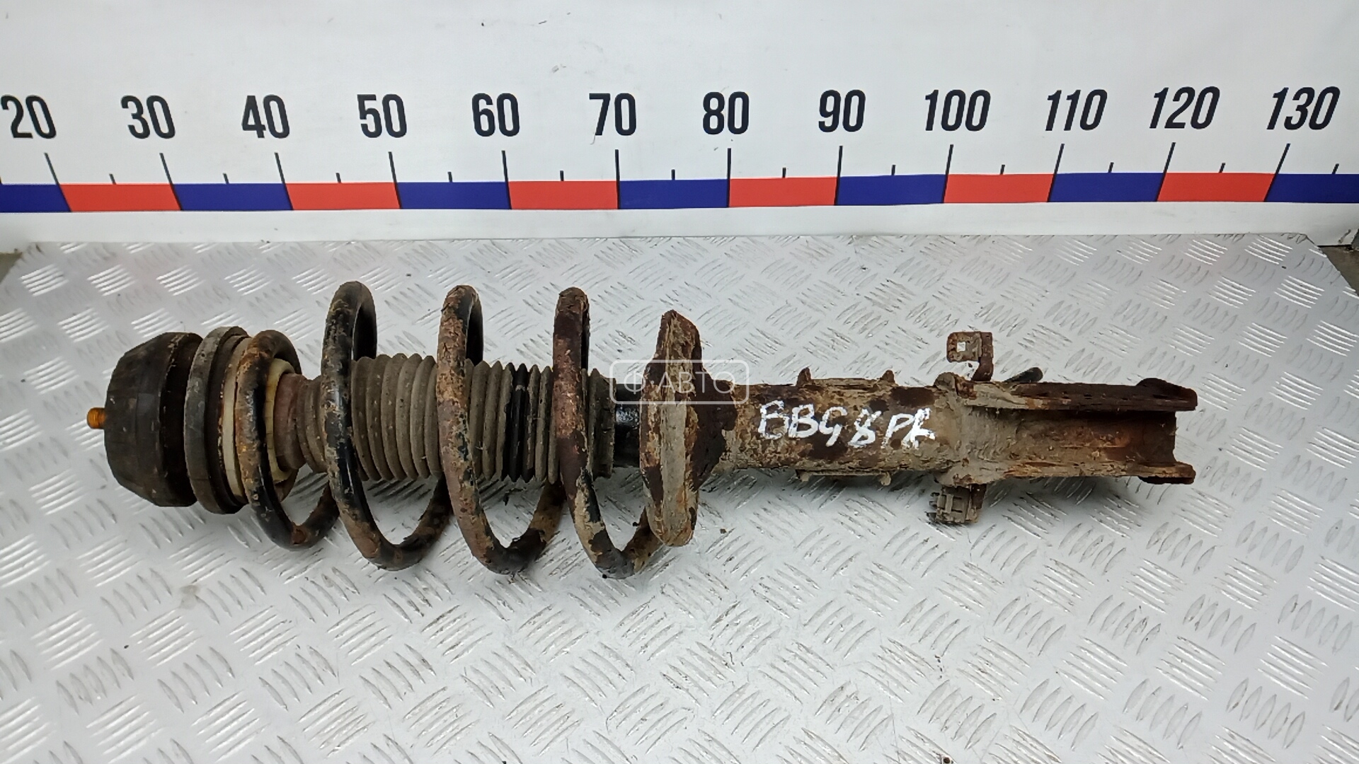 Стойка передняя правая