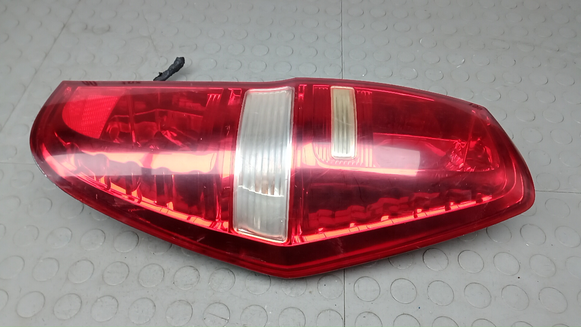 Фонарь задний правый HYUNDAI H1 (STAREX) 2