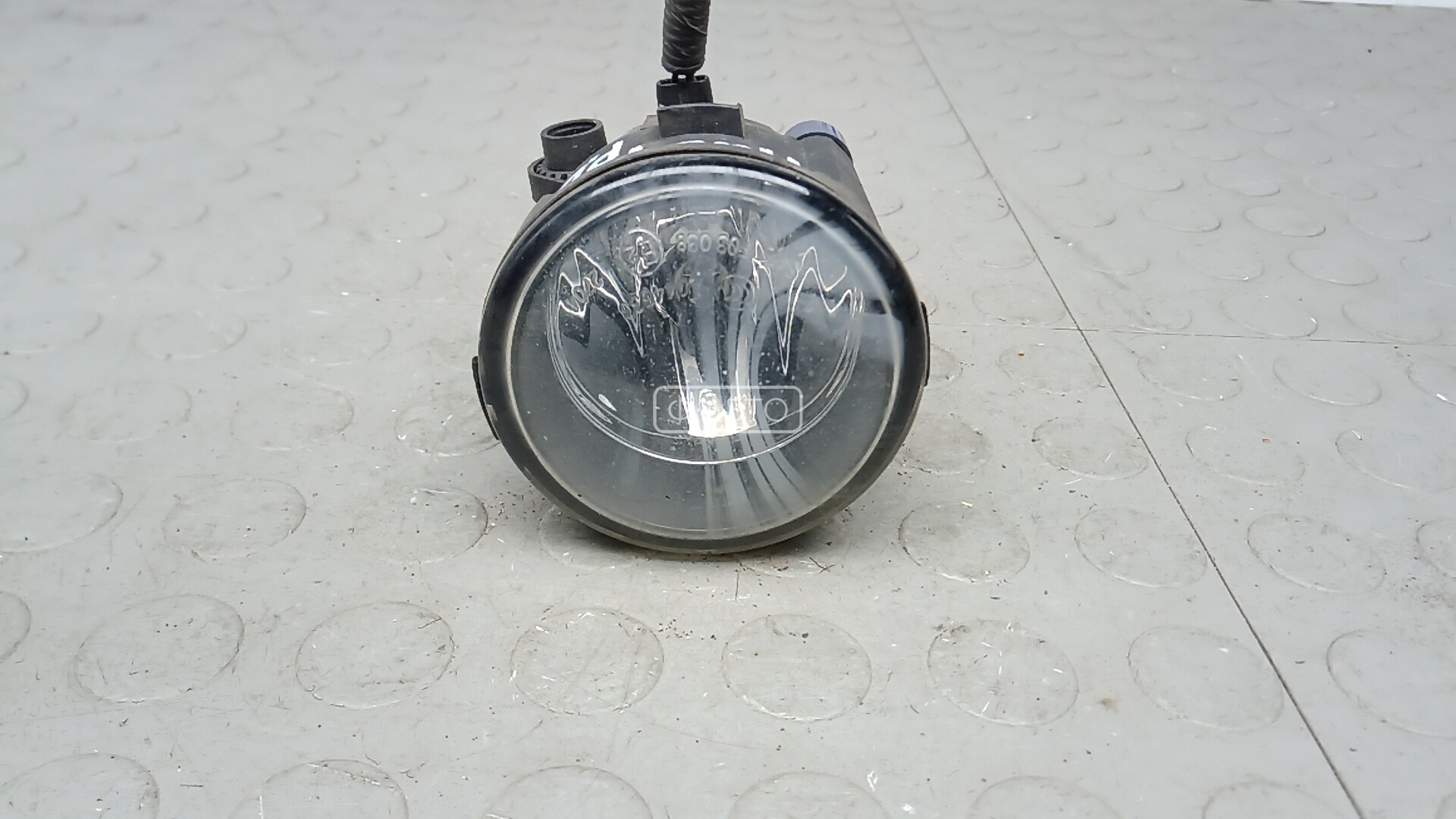 Фара галогенная левая передняя