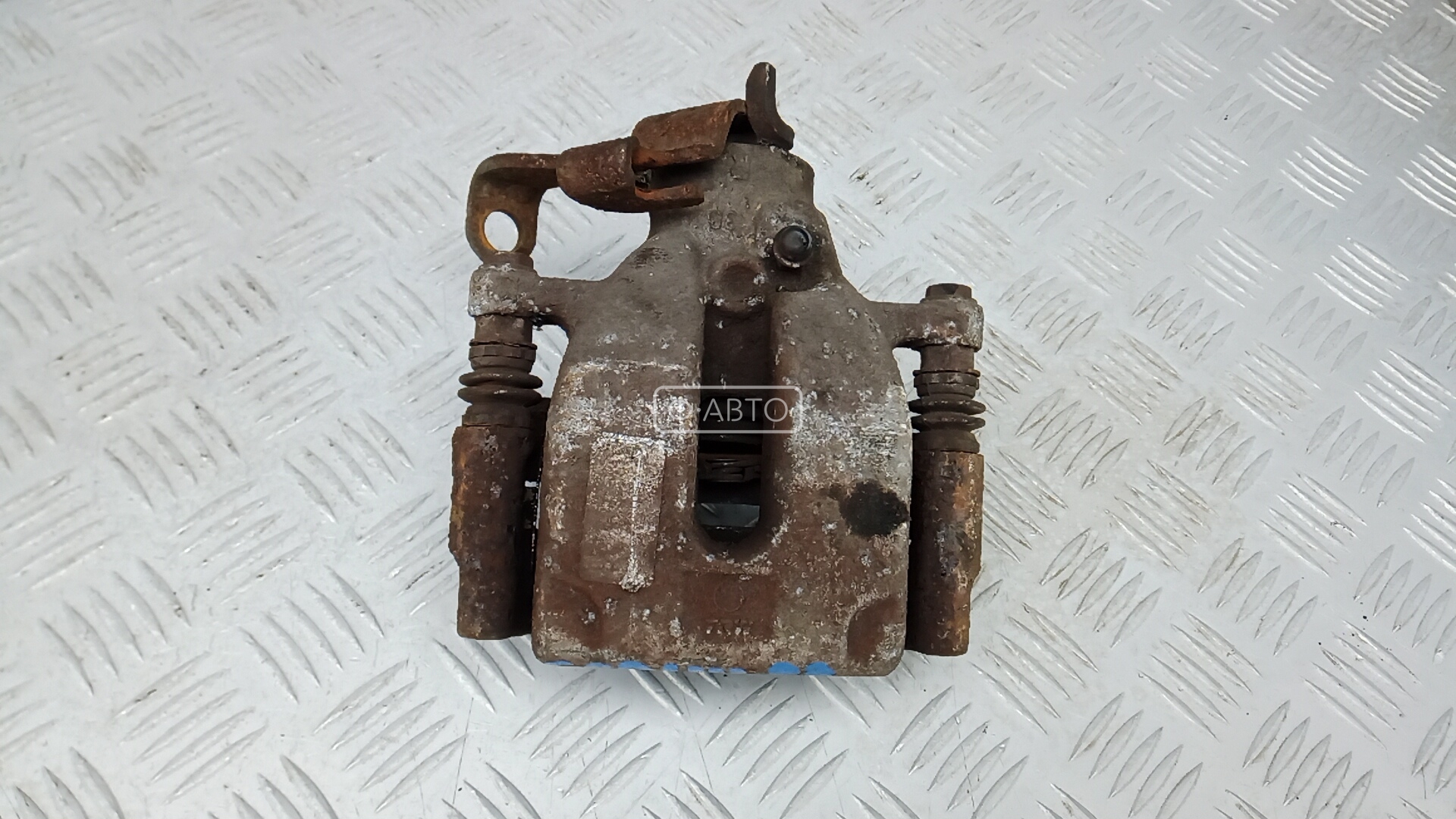 Суппорт тормозной задний правый