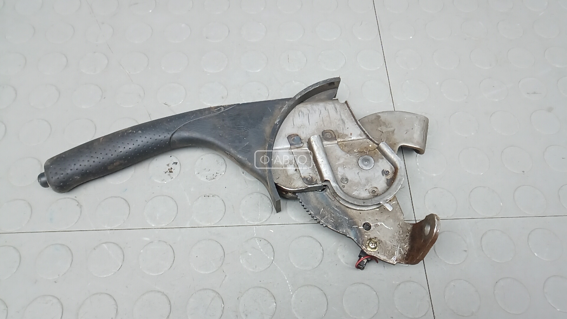 Рычаг ручного тормоза (ручник)