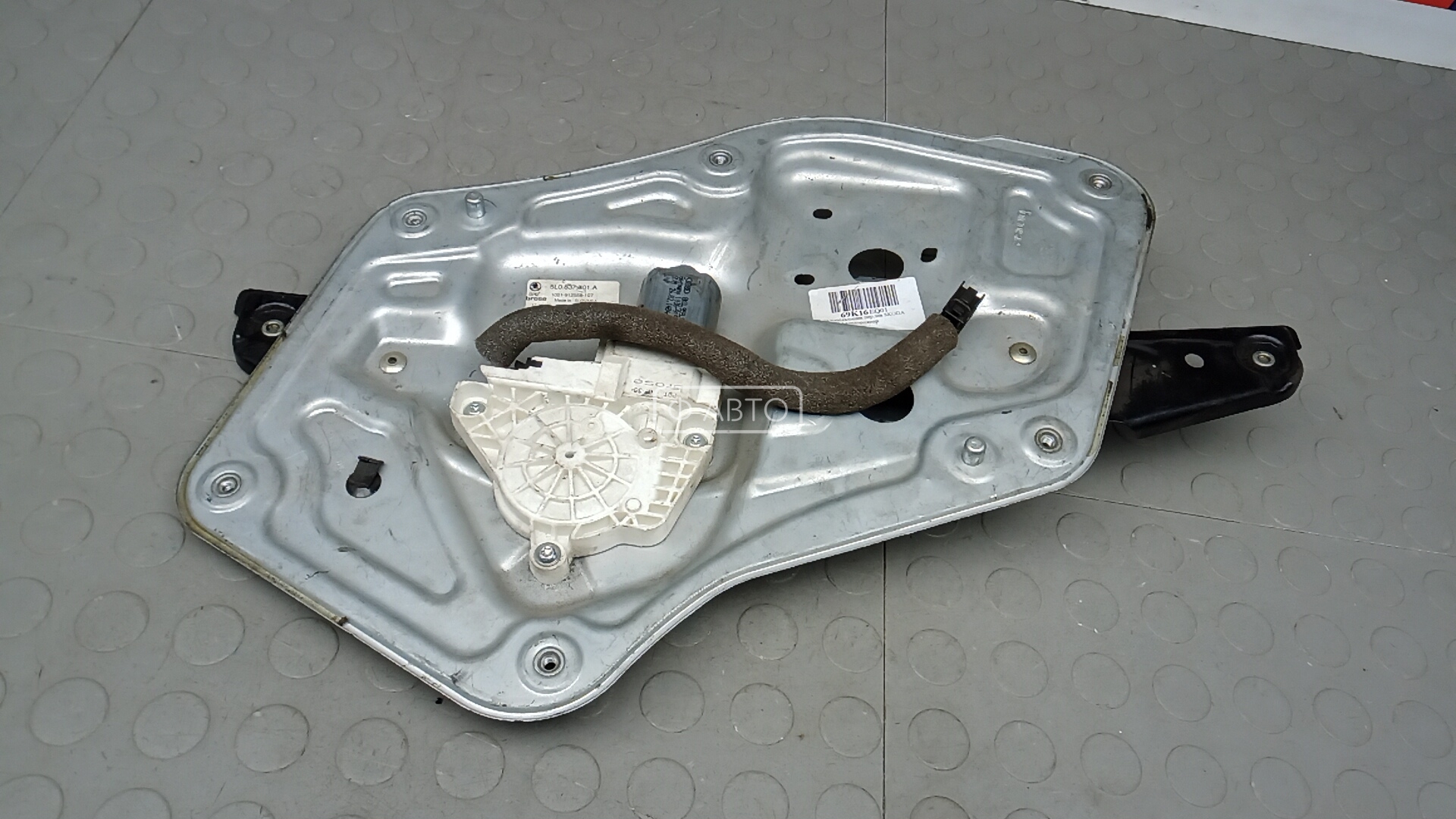 Стеклоподъемник передний левый