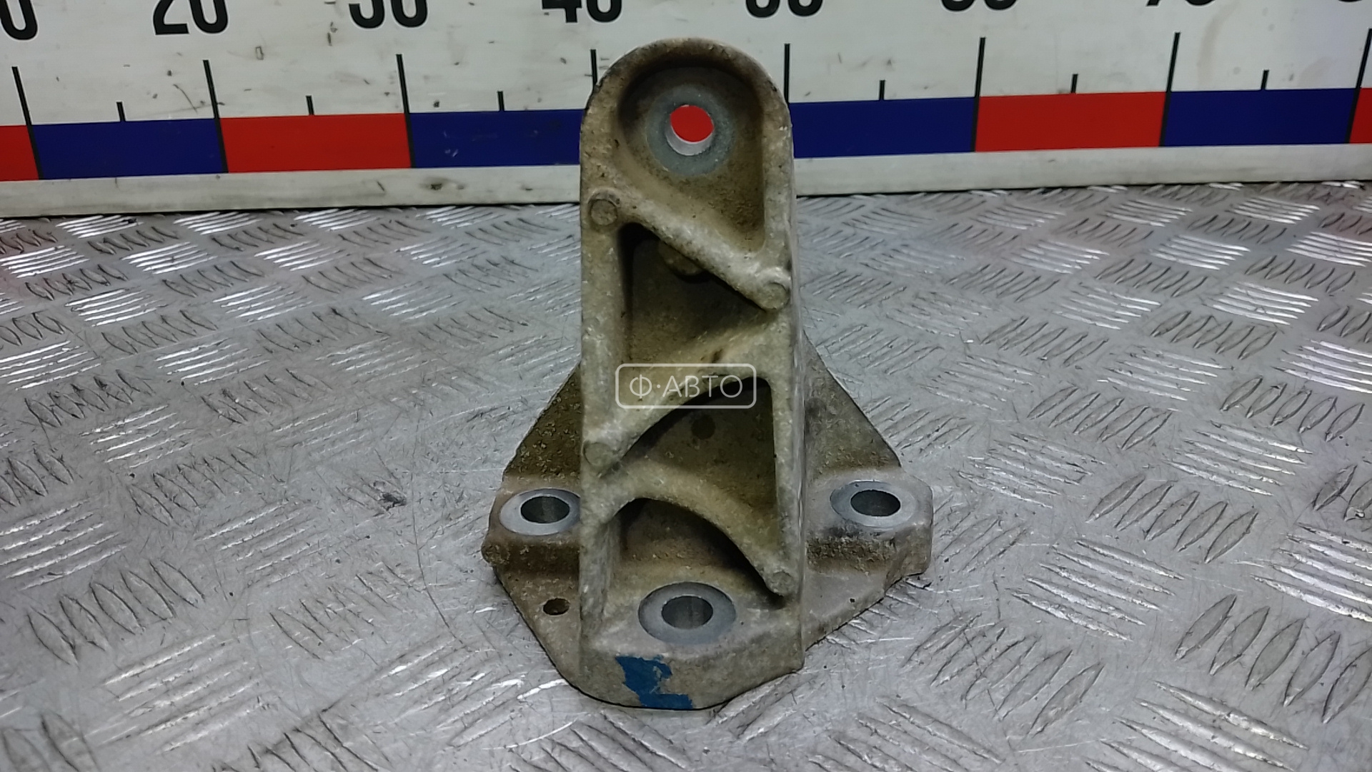 Кронштейн двигателя дизельный