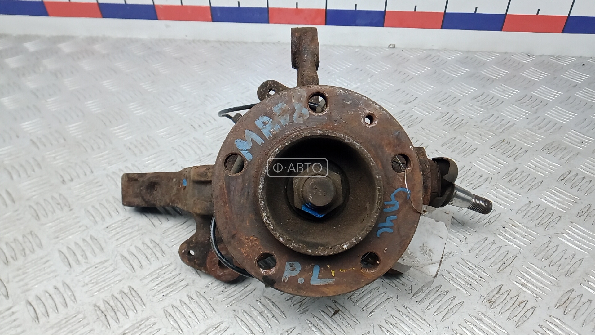 Ступица передняя левая