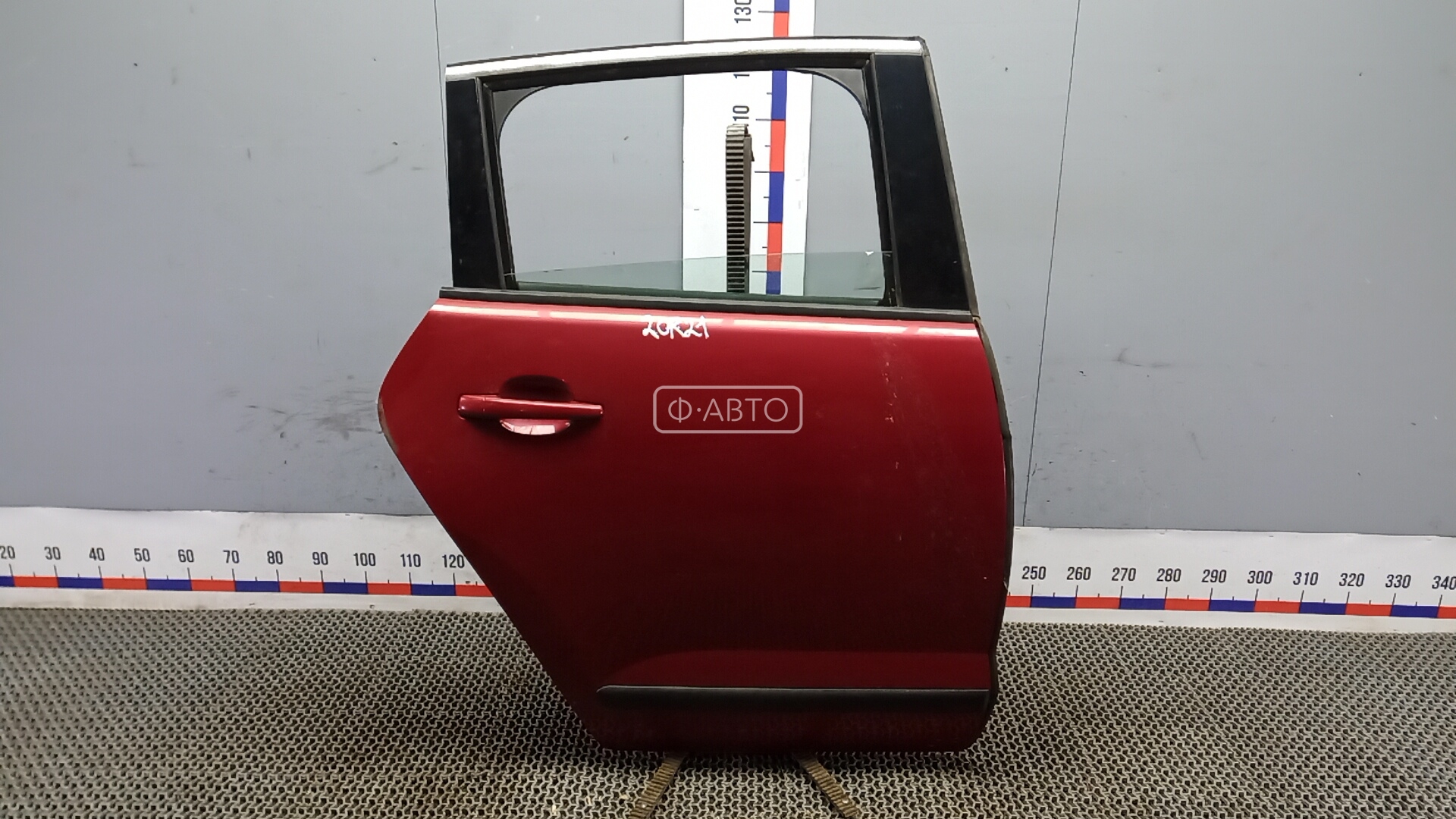 Дверь задняя правая