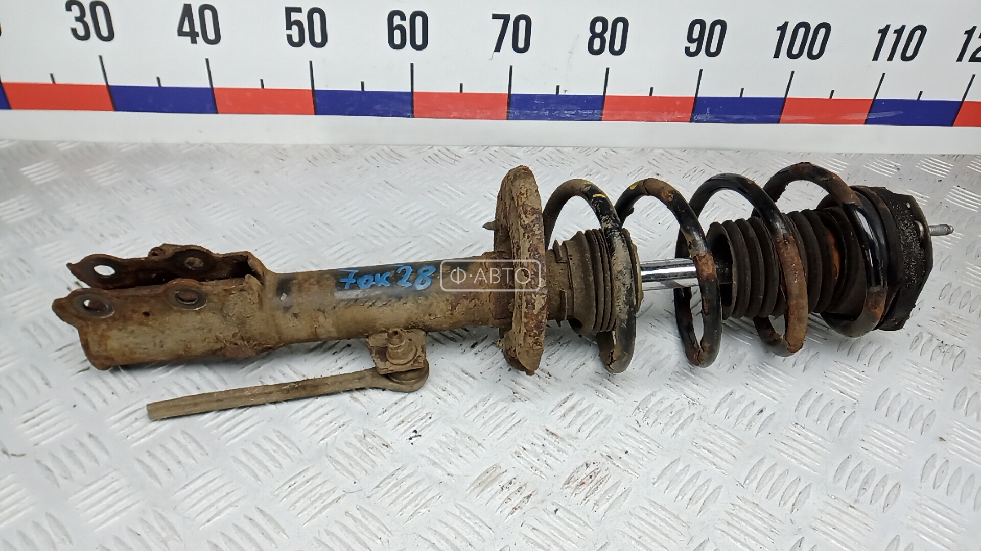 Стойка передняя левая