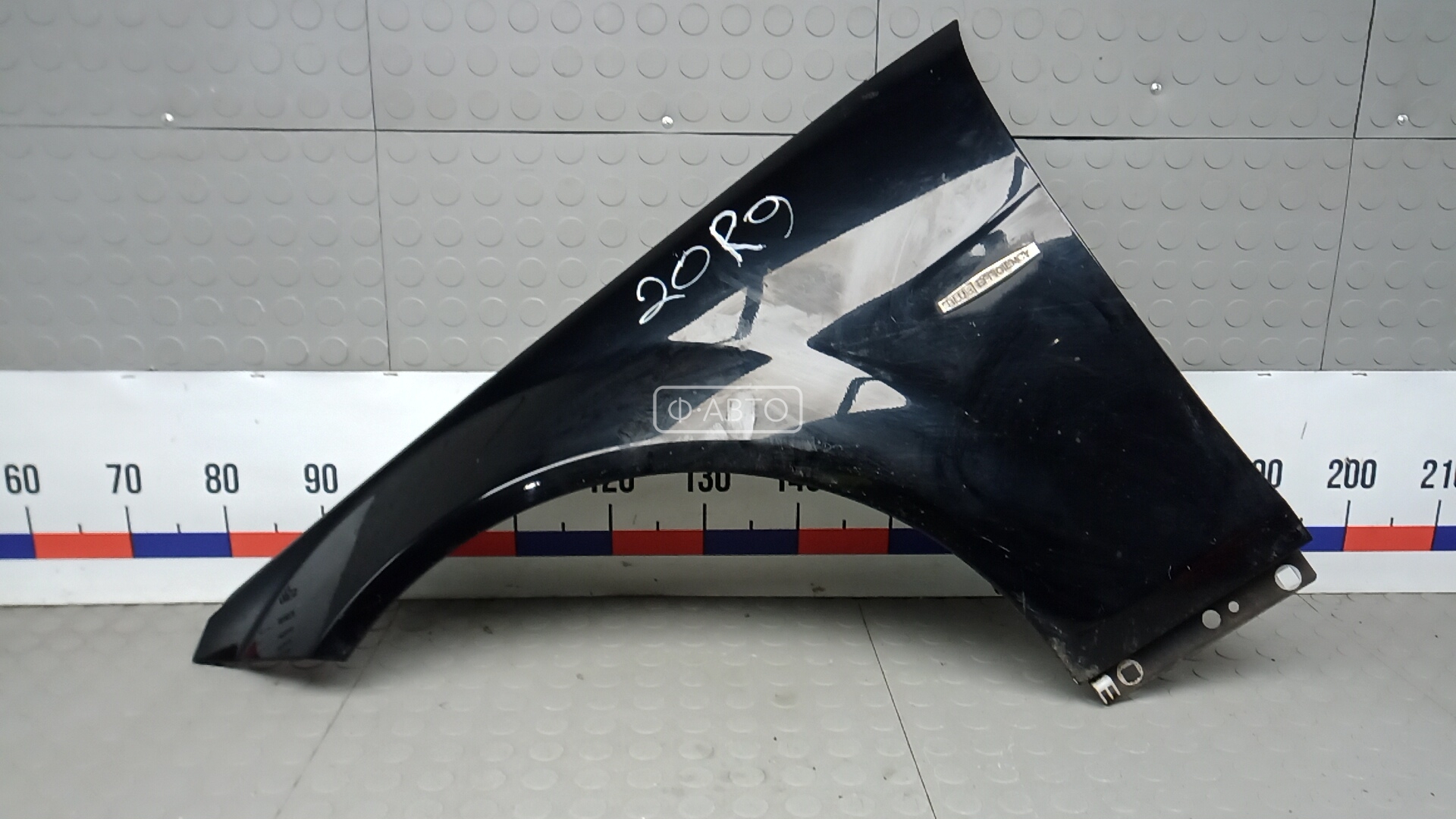 Крыло переднее левое