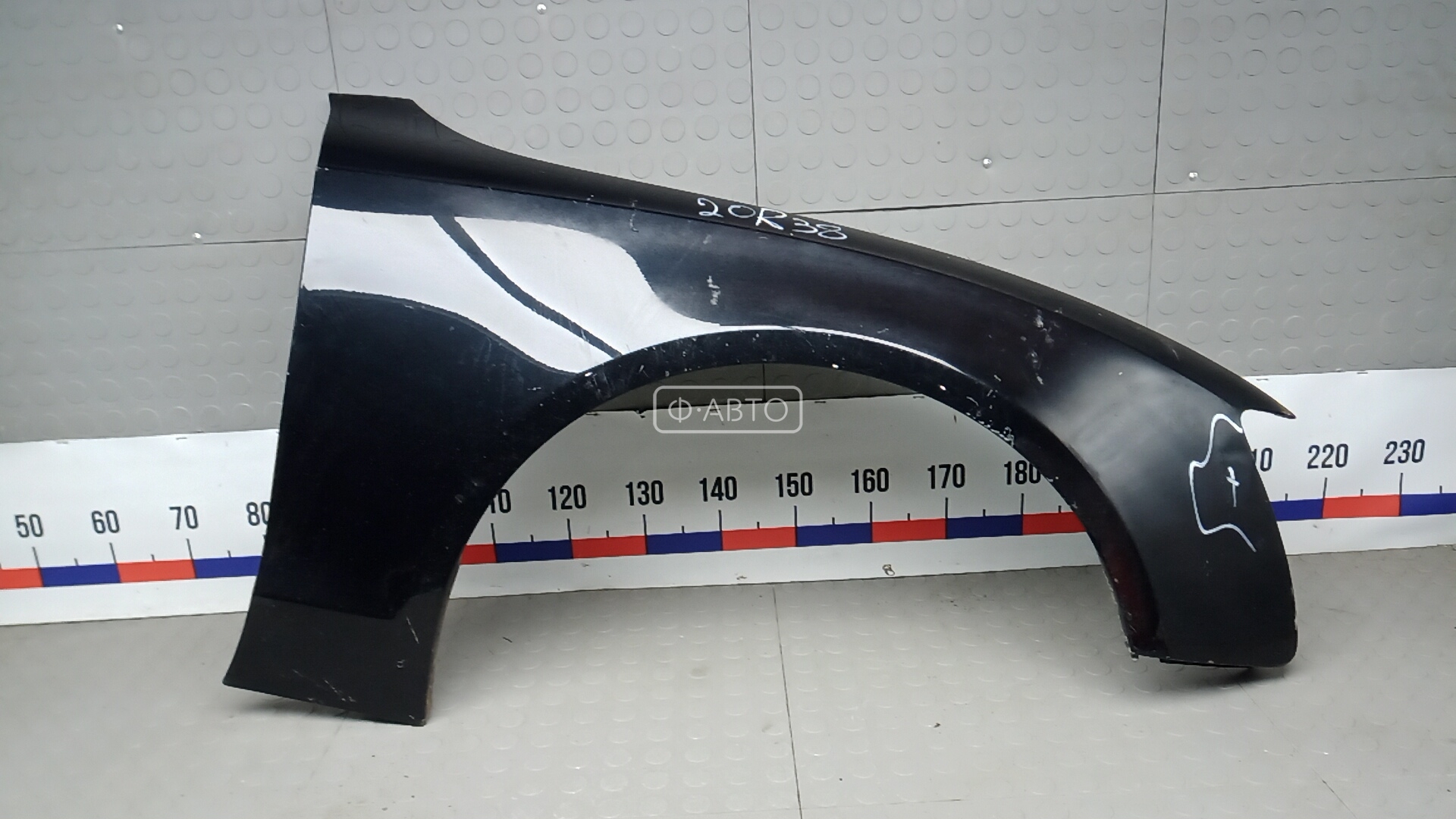 Крыло переднее правое