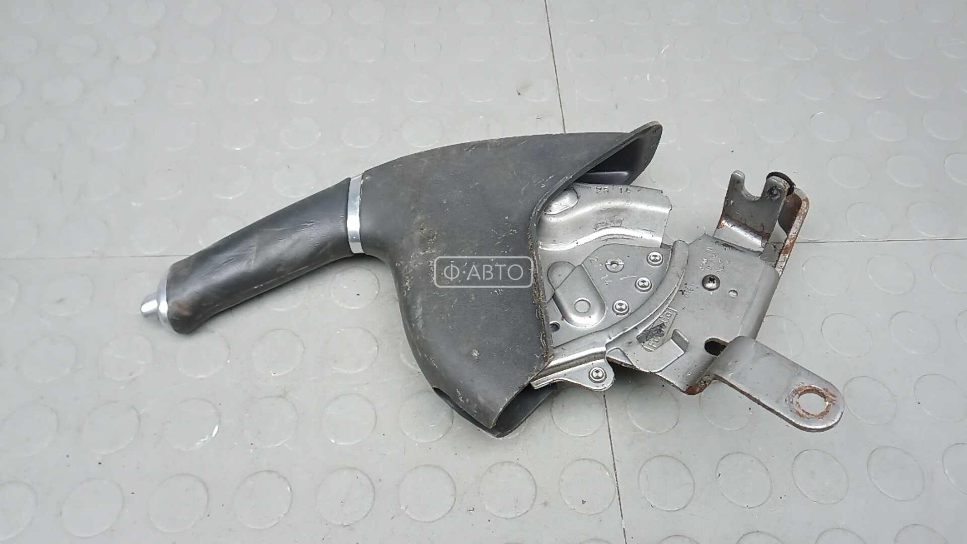 Рычаг ручного тормоза (ручник)