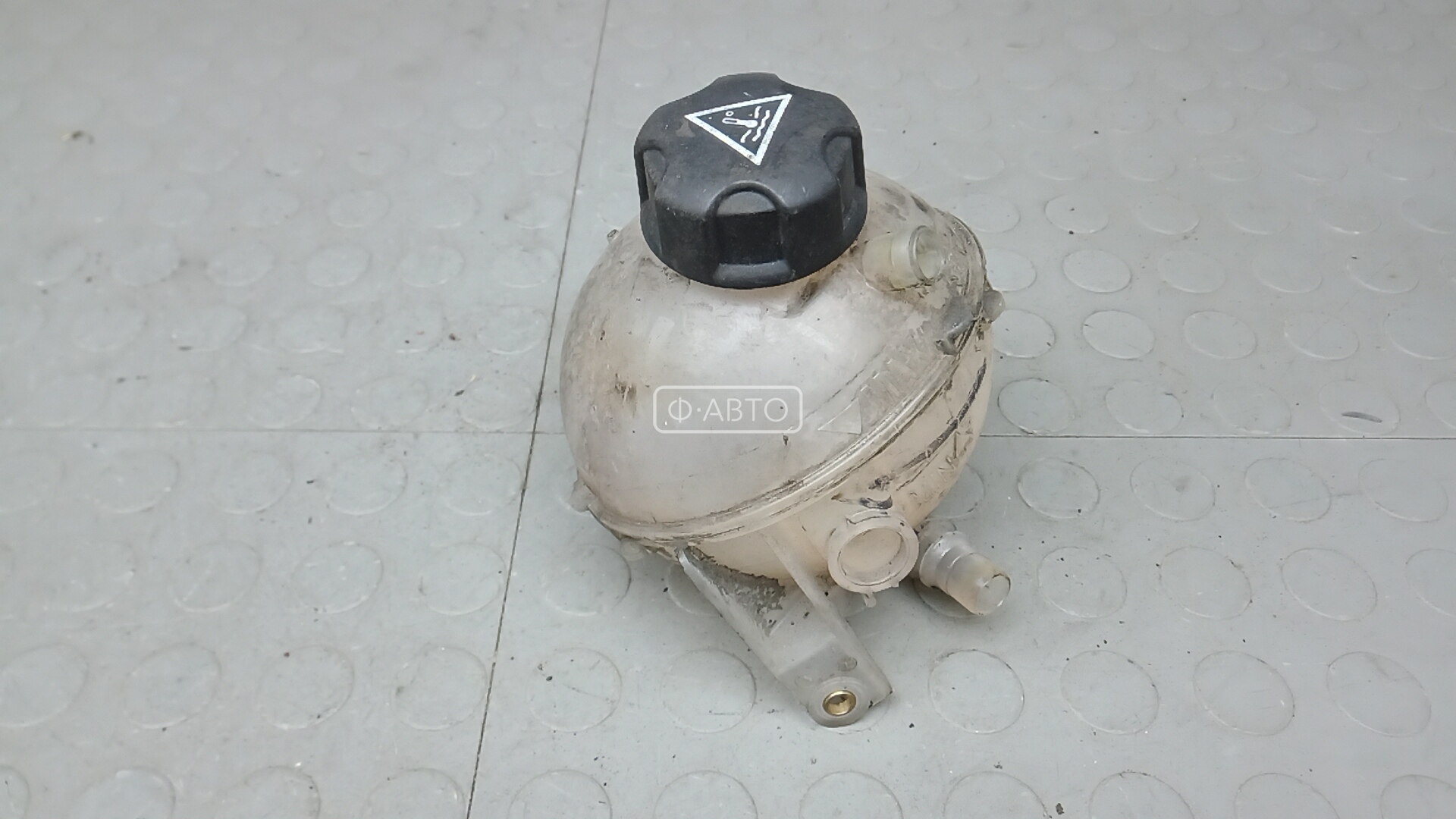 Бачок расширительный