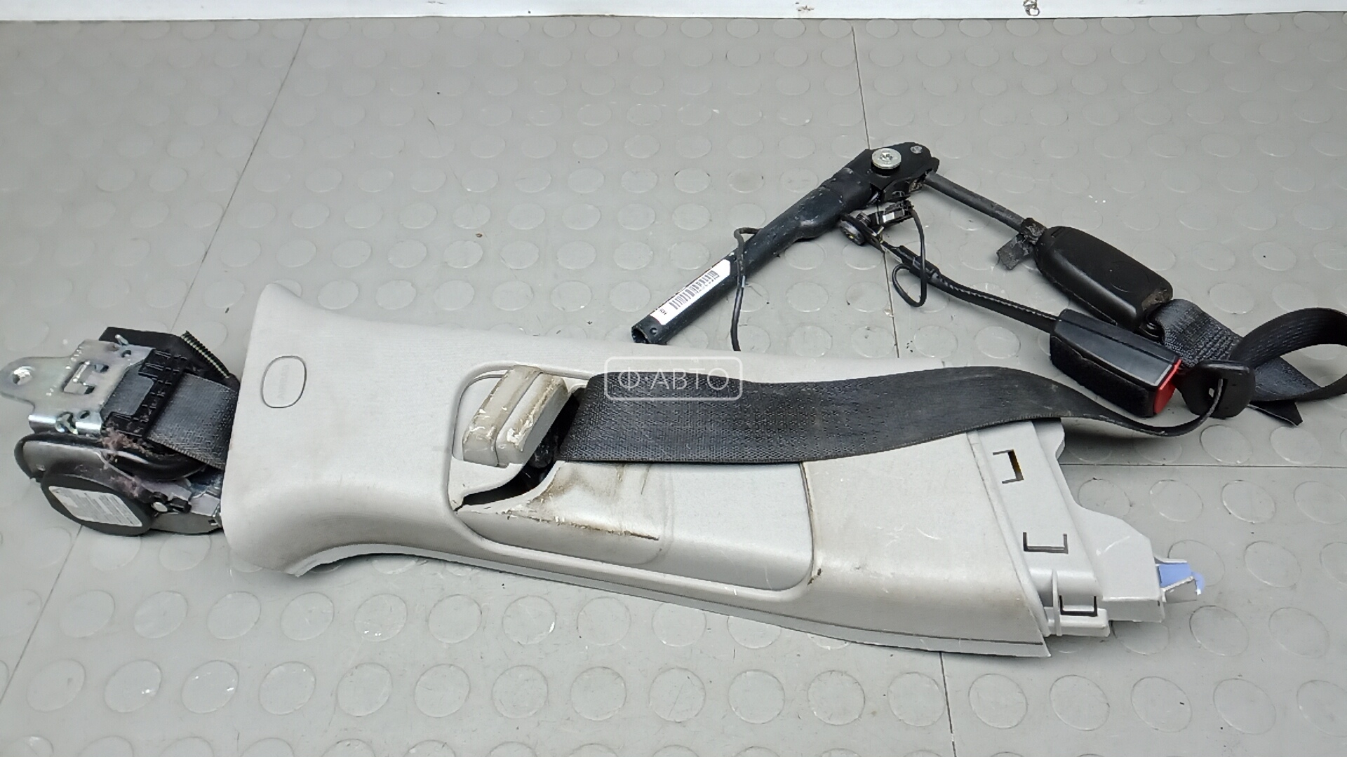 Ремень безопасности с пиропатроном сиденья переднего