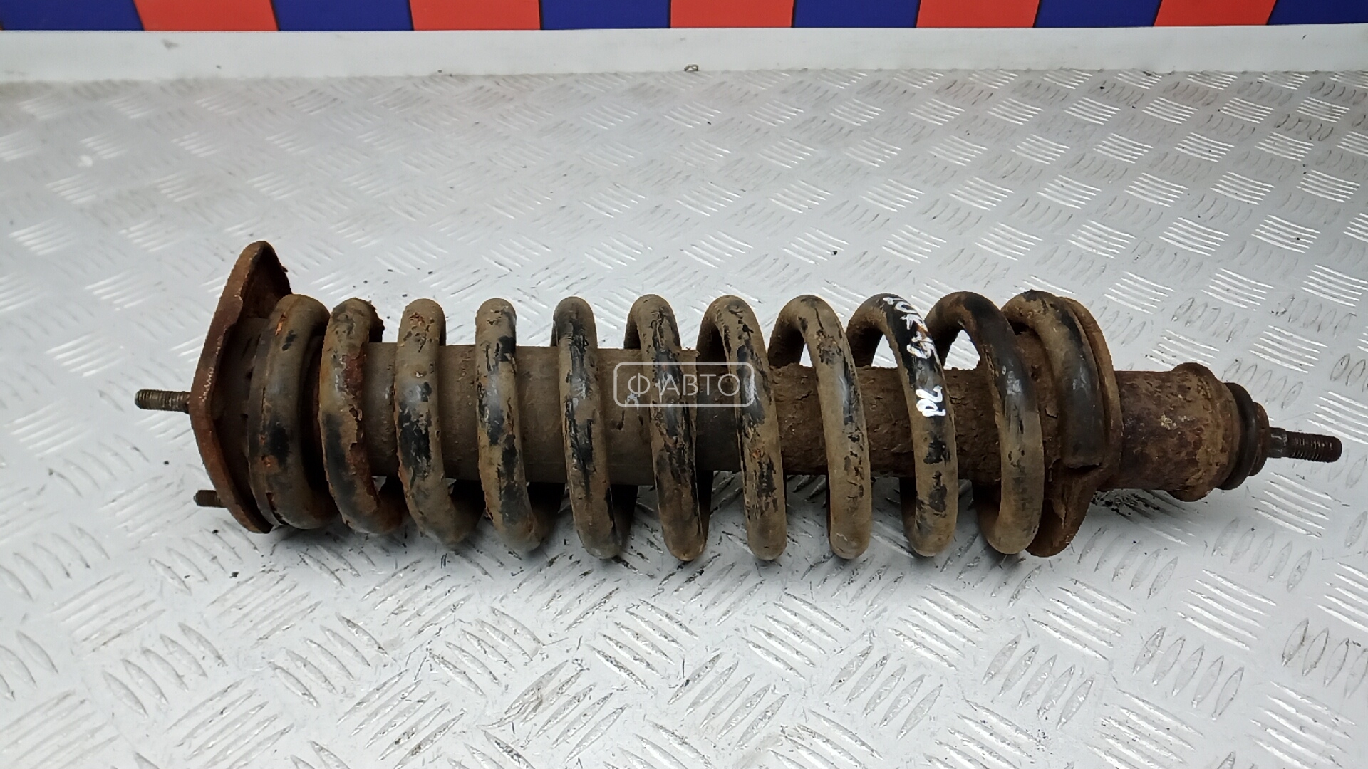 Стойка передняя левая