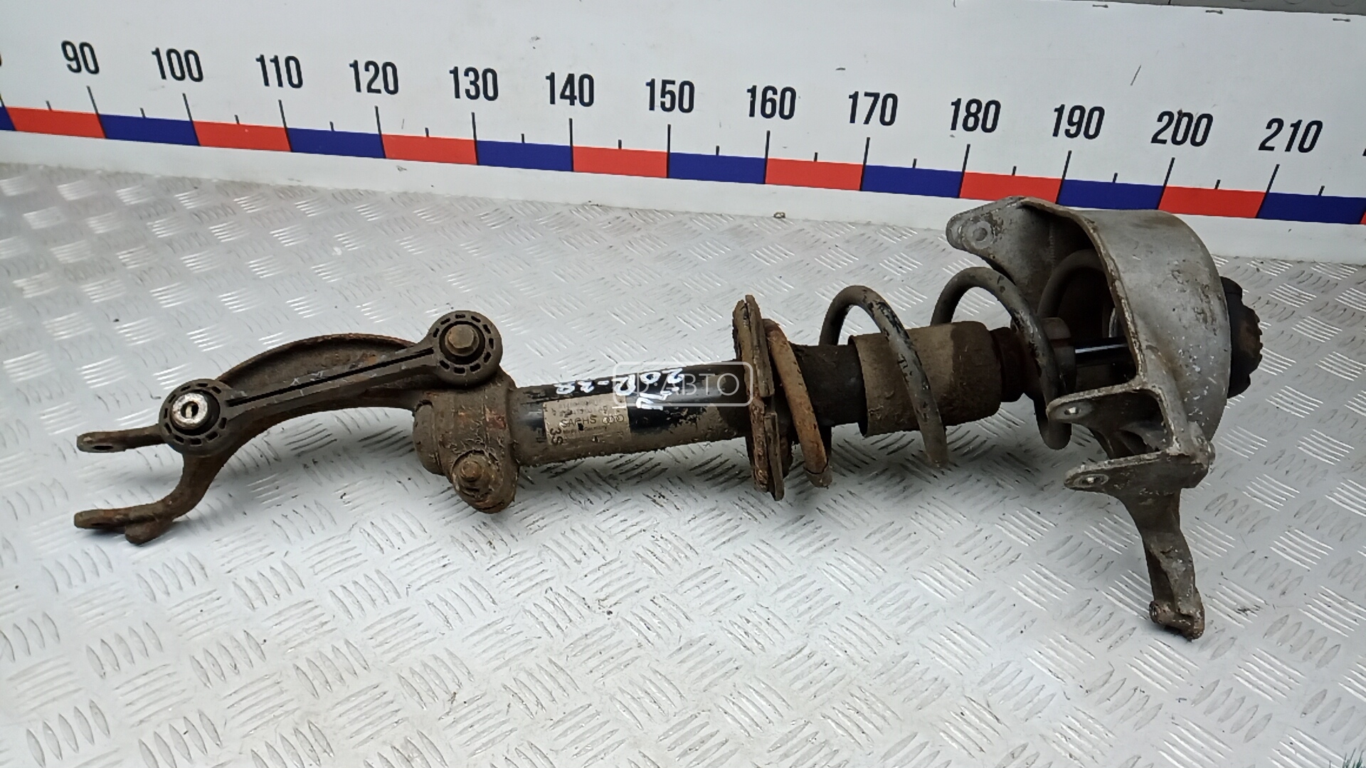 Стойка передняя левая