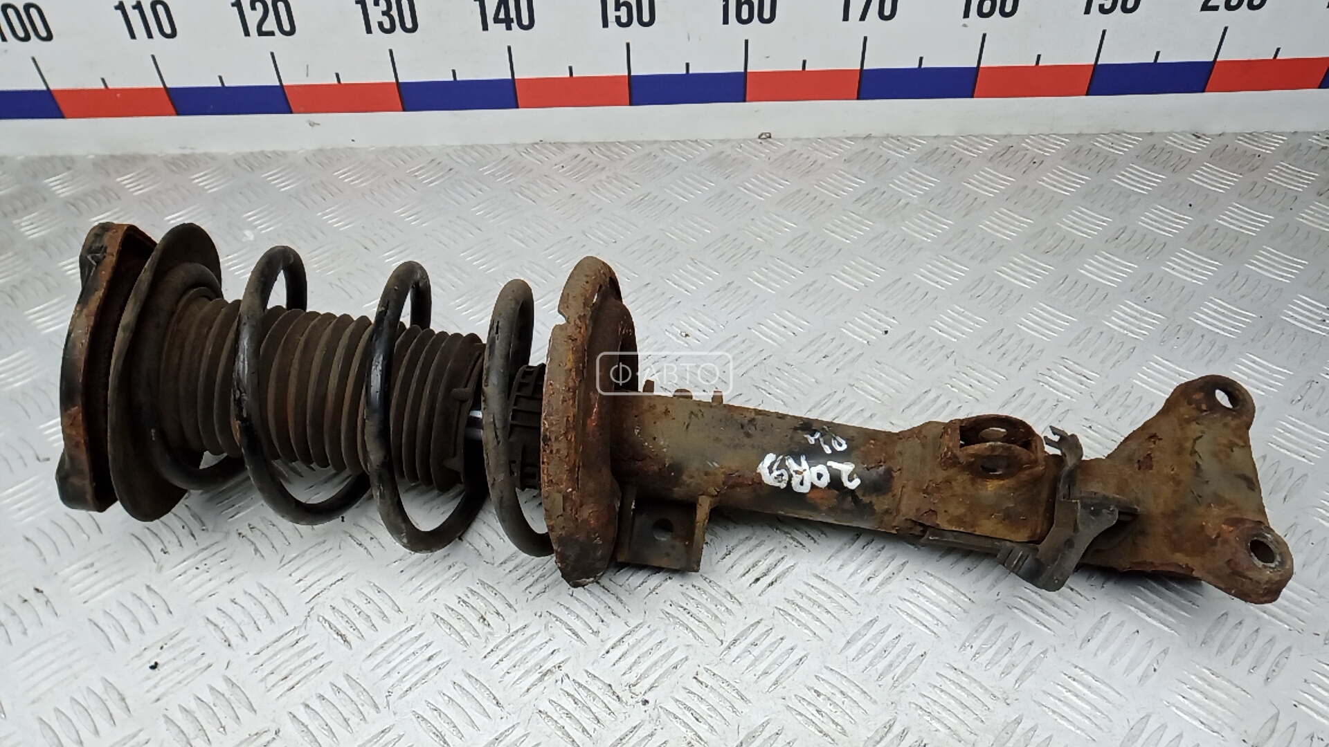 Стойка передняя левая